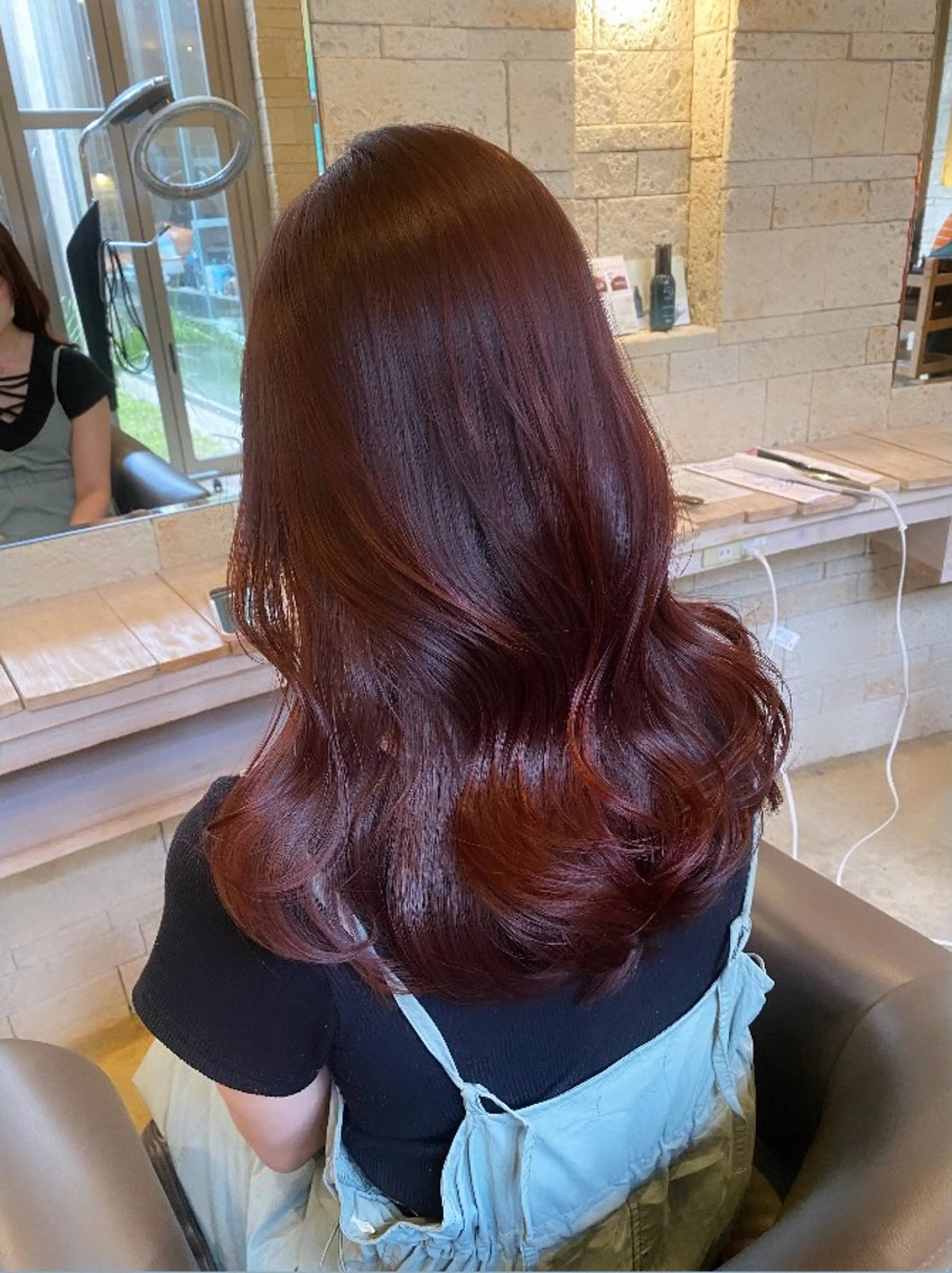 セミロング カラー ブラウンカラー カシス 中村 朱里のヘアスタイル