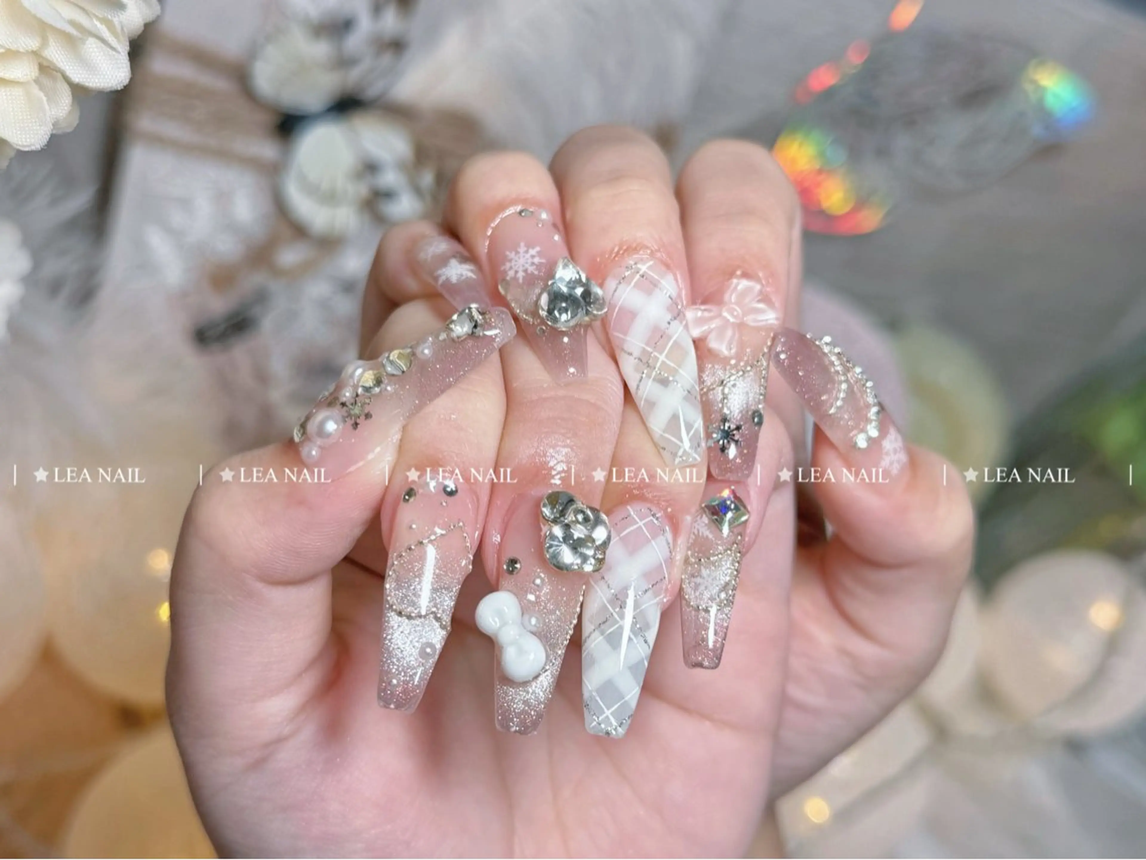 ネイル フラッシュネイル フットネイル フレンチネイル ジェルネイル ガラスフレンチ ハンドネイル ハンドケア Luxe Nail Salonのネイルデザイン