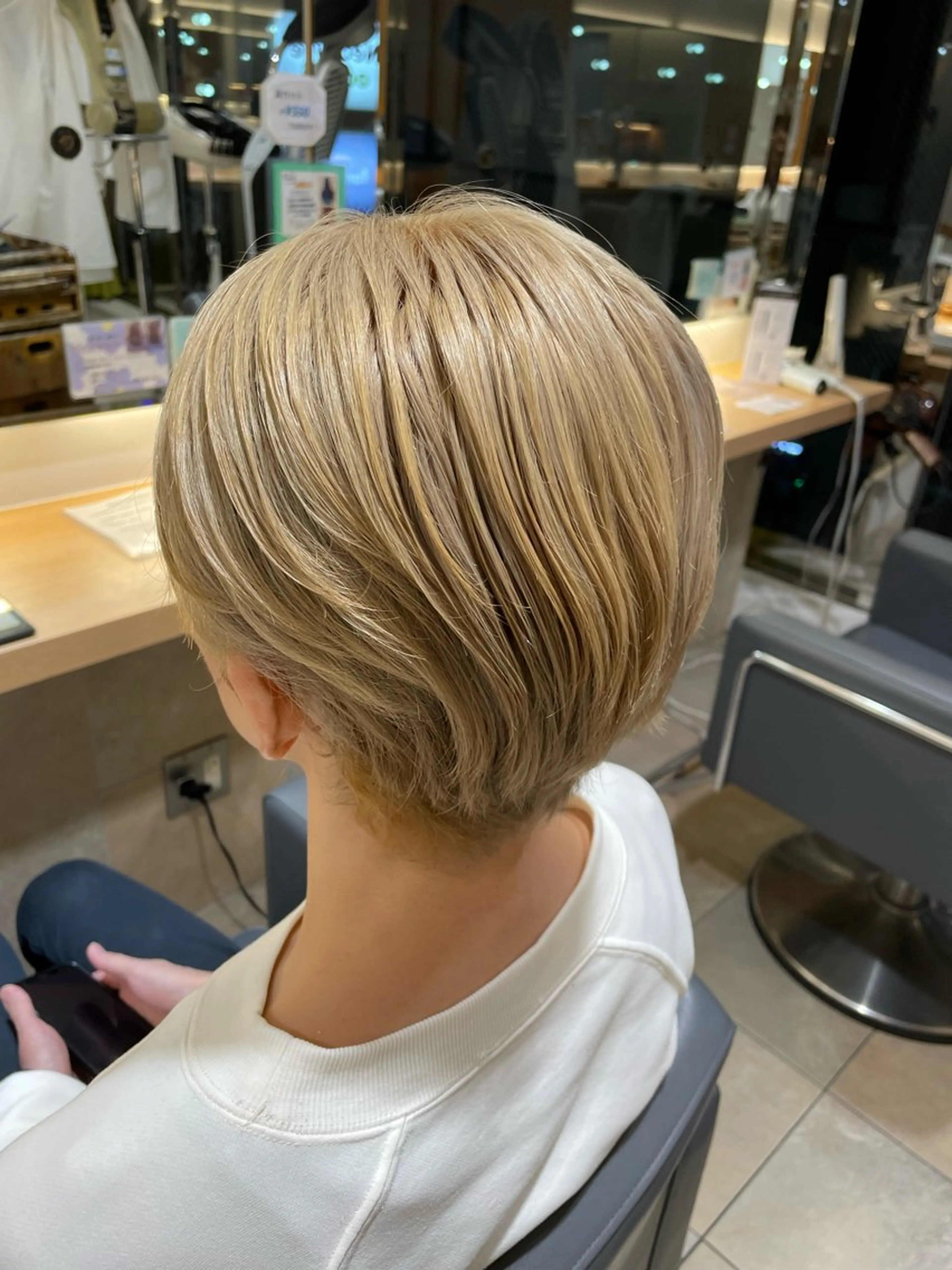 ショート メンズ 菅沼 紀世／顔周りレイヤーのヘアスタイル