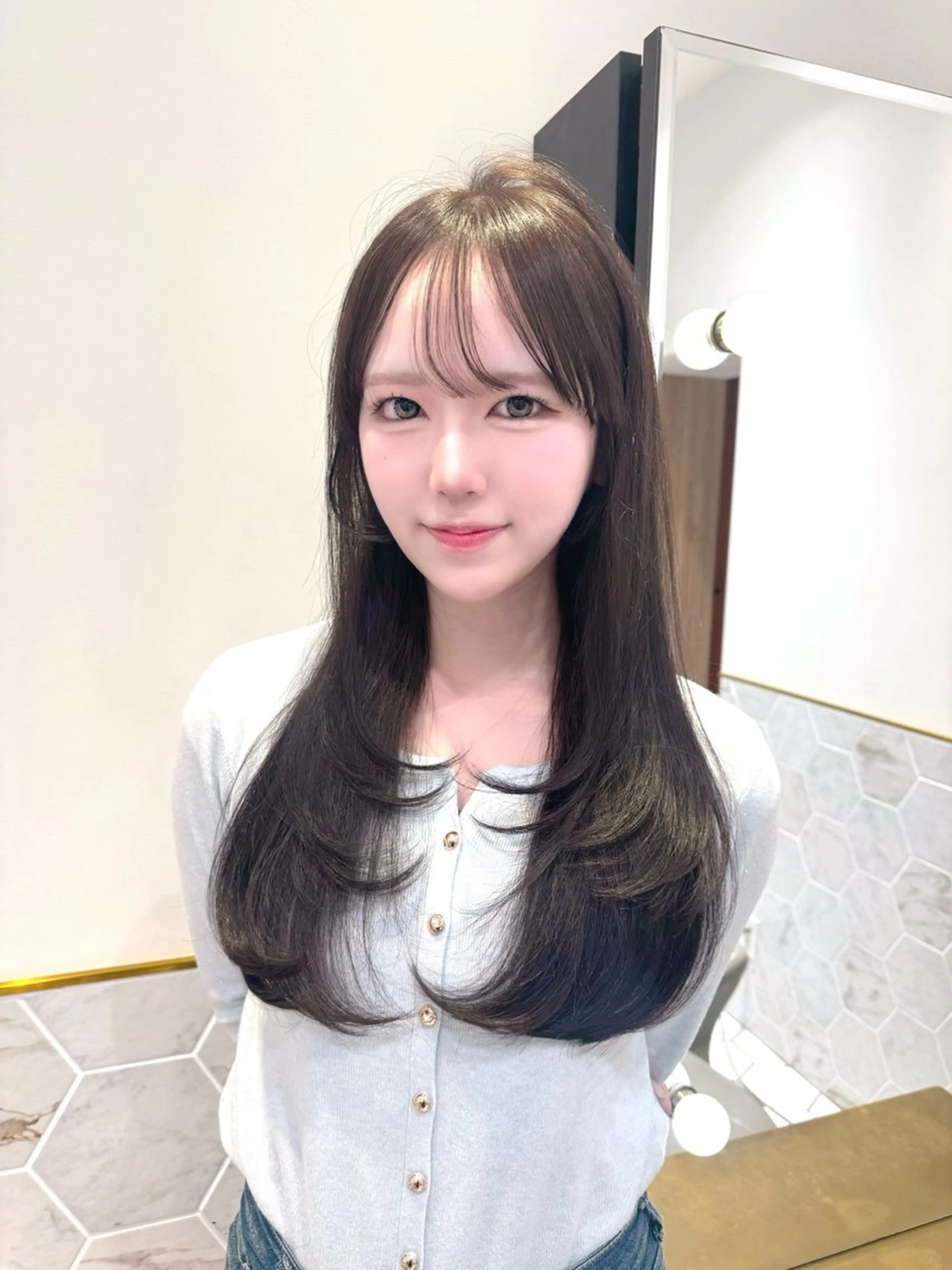 ロング カラー レイヤーカット costes 今井芽依のヘアスタイル