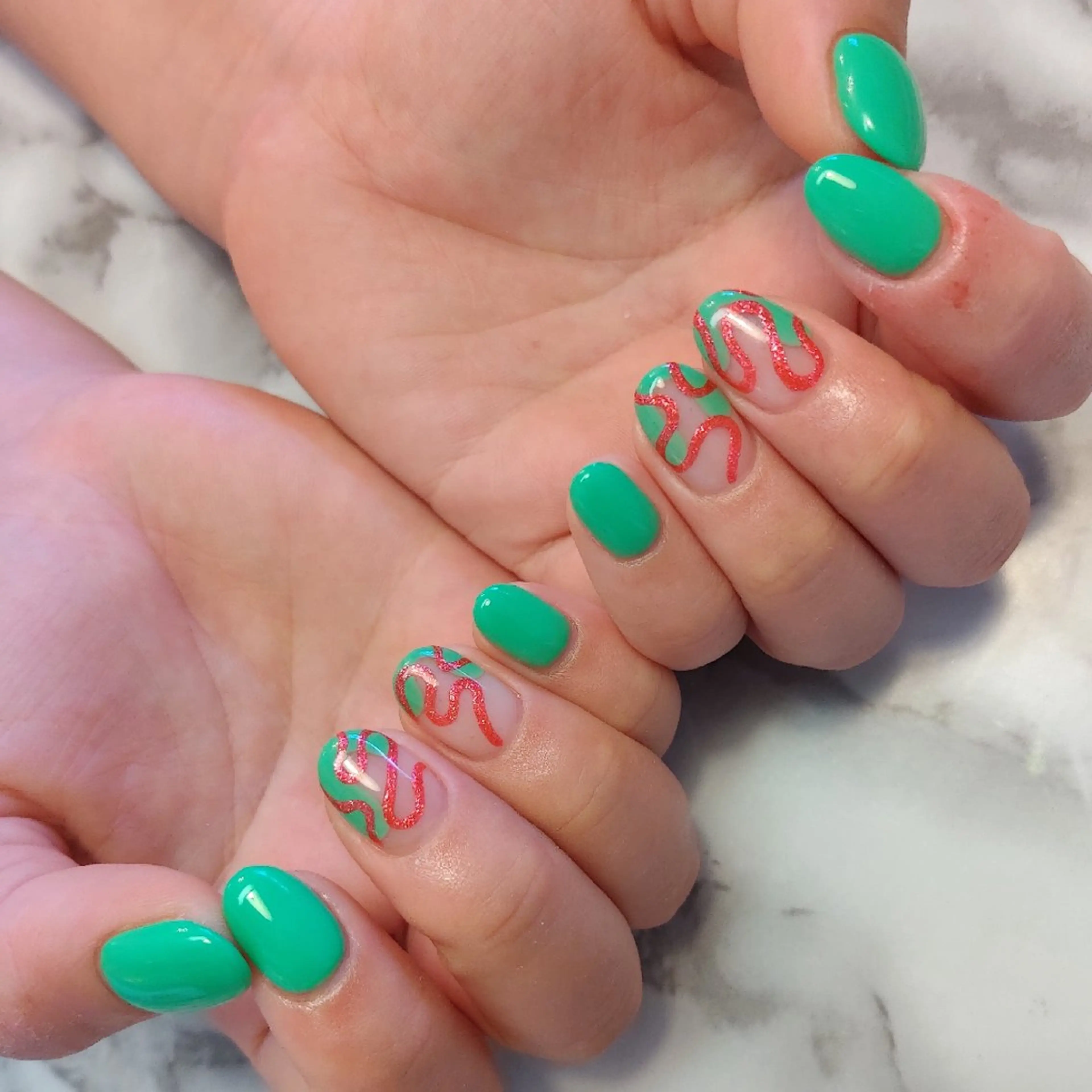 ネイル ジェヌインネイル 河内のネイルデザイン