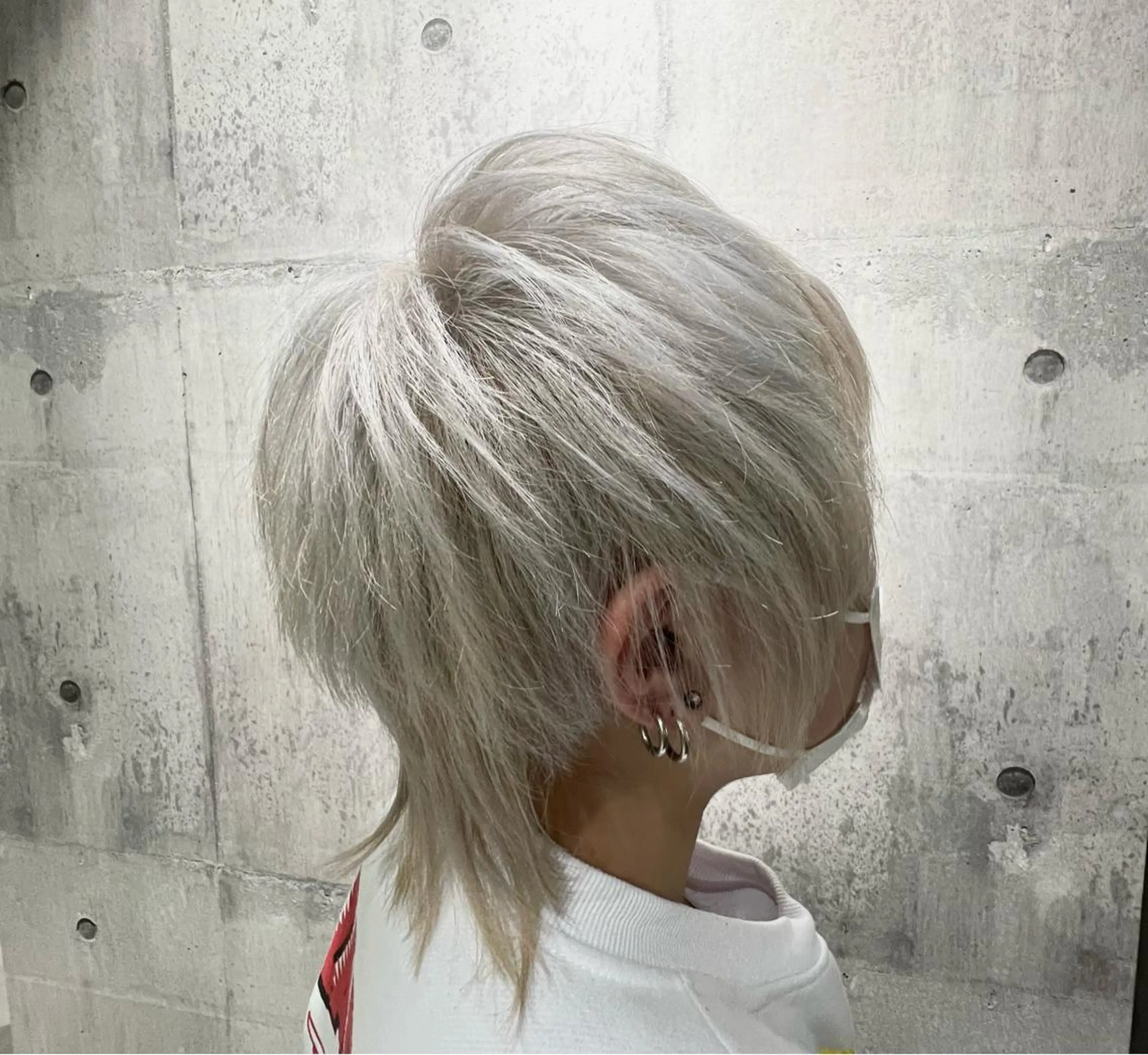ミディアム カラー ベージュカラー mimiiy梅田 中崎町ハイトーンのヘアスタイル