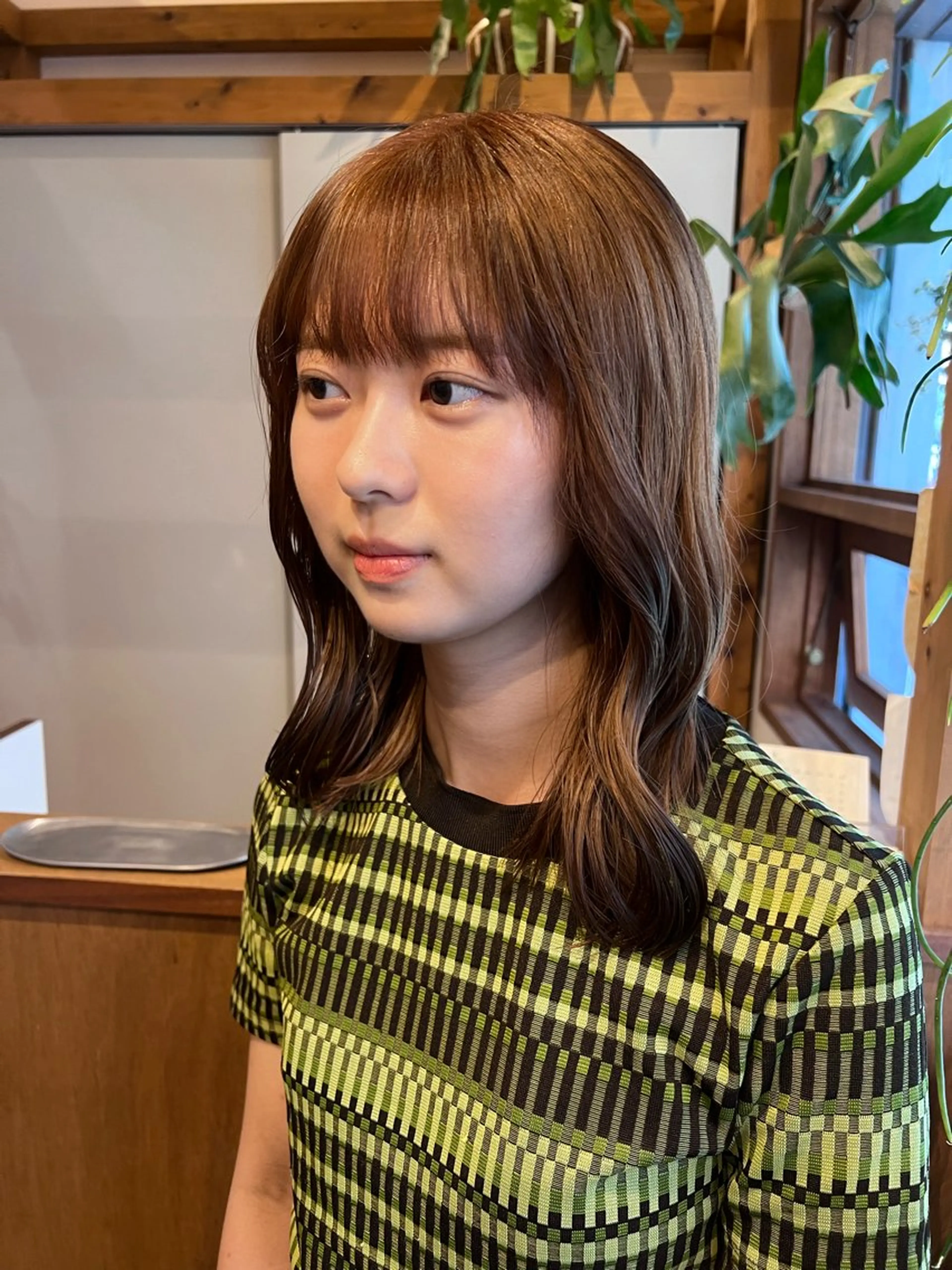 セミロング カラー アッシュ カット ヘアカラー トリートメント ENIF 大島 芽生のヘアスタイル