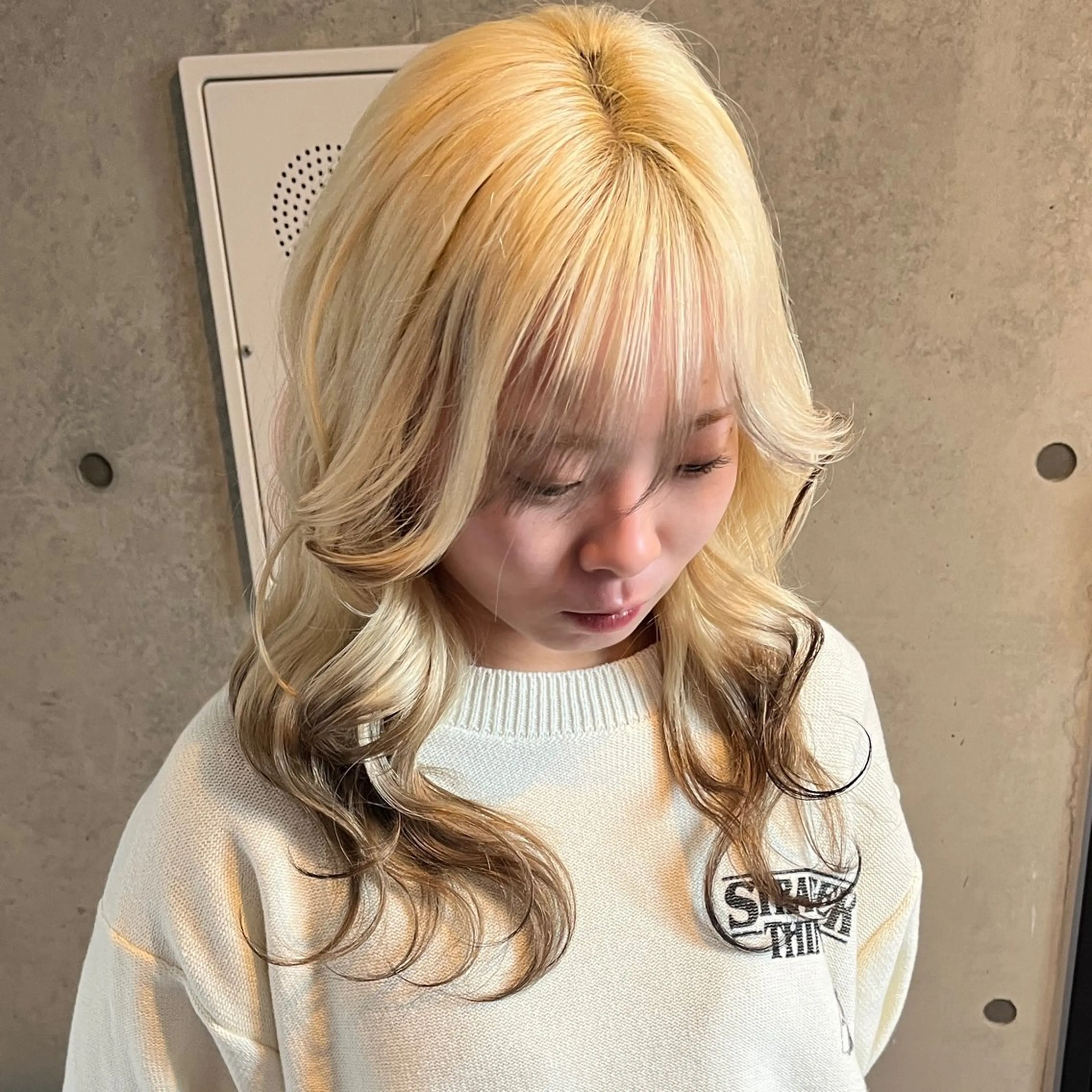 セミロング カラー ブリーチ デザインカラー ダブルカラー ハイトーンカラー インナーカラー 広香🪽ハイトーン/ レイヤー/ヘアセットのヘアスタイル