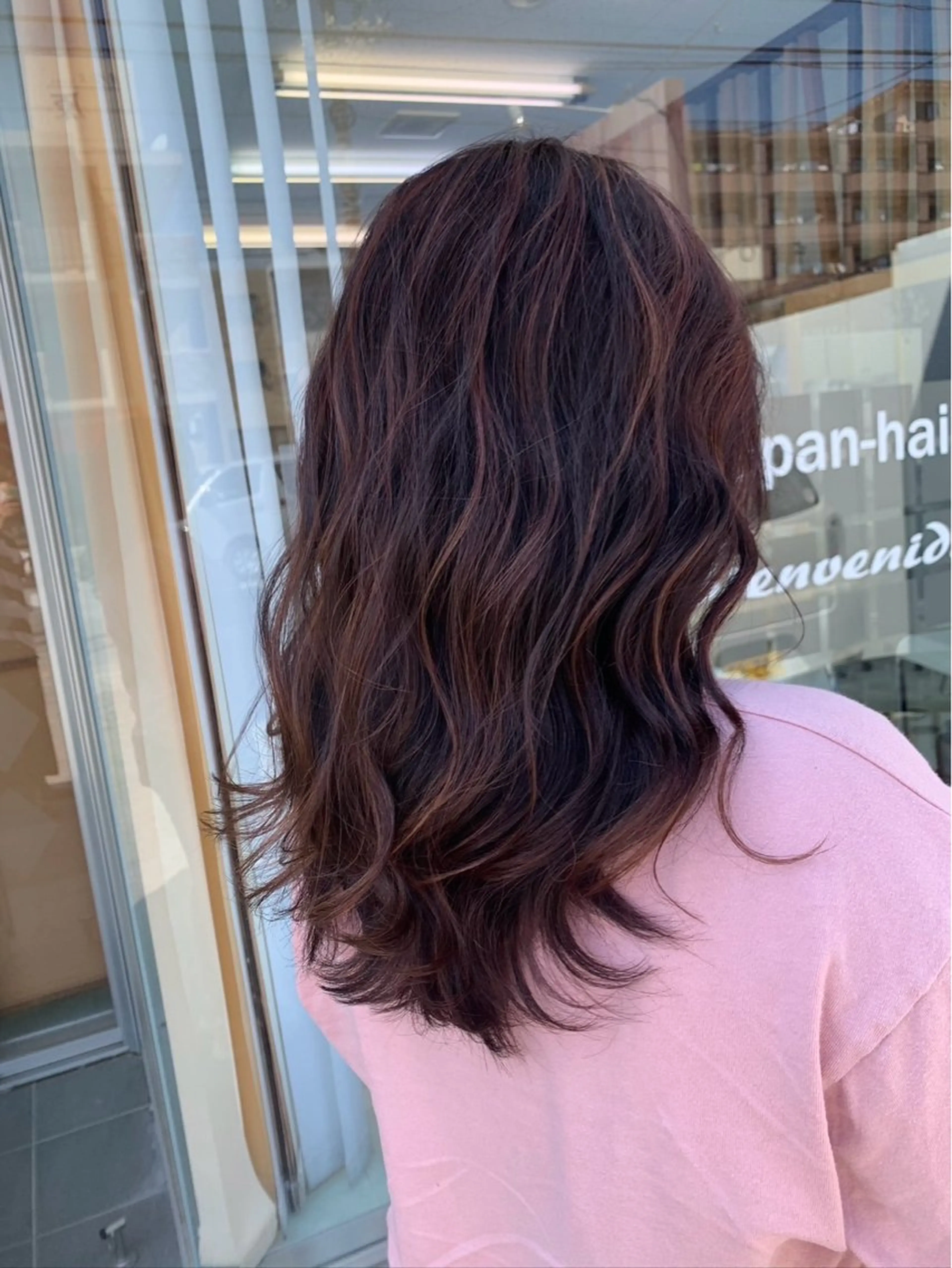 カラー TERUYA shionのヘアスタイル