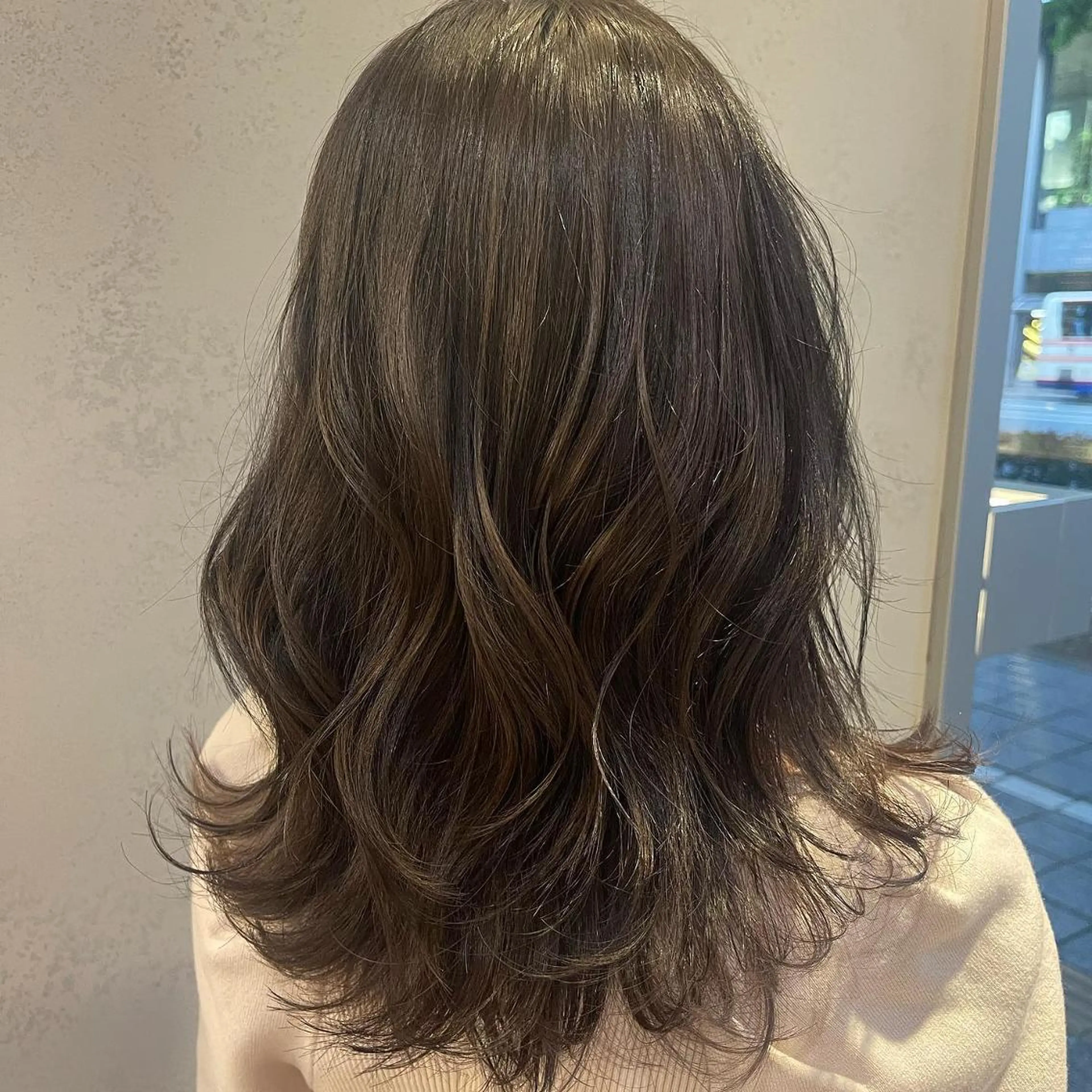 ミディアム カラー ヘアアレンジ イルミナカラー 髪質改善 レイヤーカット 外ハネヘア 縮毛矯正 ❥【韓国風ヘア】 stylist 林❥のエステ・リラクイメージ