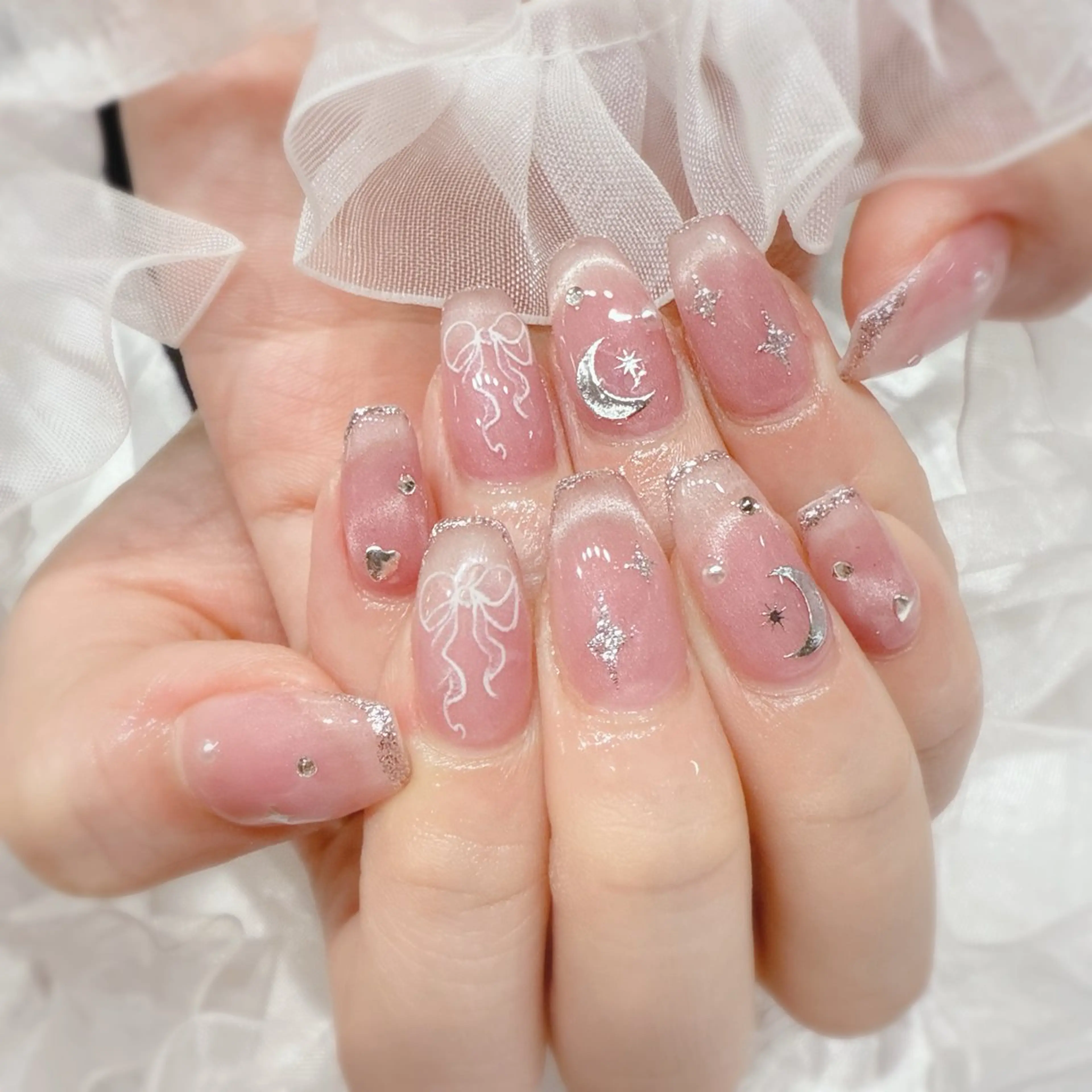 ネイル フレンチネイル ジェルネイル ガラスフレンチ ハート キラキラネイル Kanoネイル 大宮店のネイルデザイン