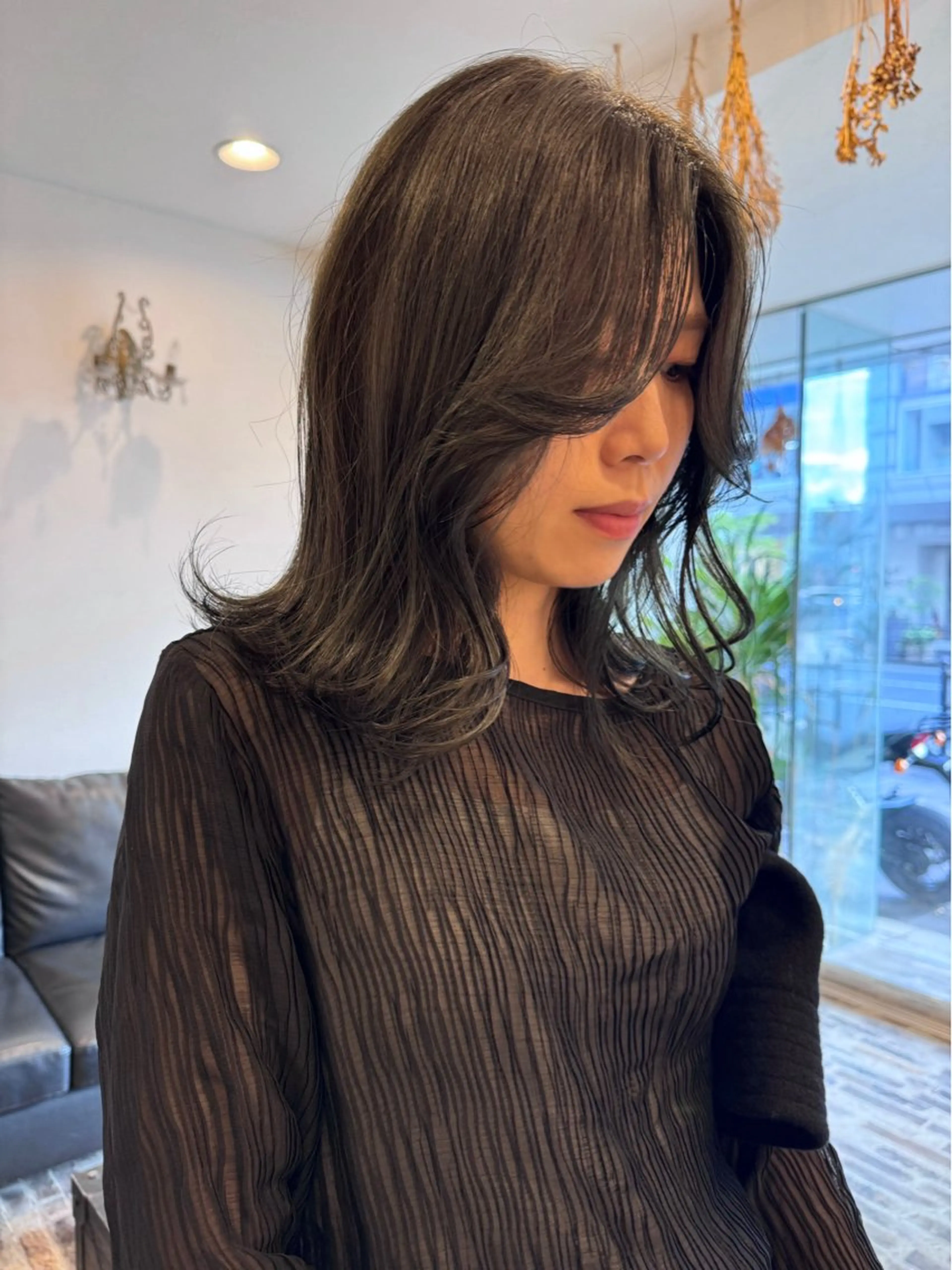 セミロング カラー ブリーチ グレージュ ブリーチなしカラー オリーブグレージュ オリーブグレー ヘアカラー m ā l o.🌷 サカモトマイコのヘアスタイル