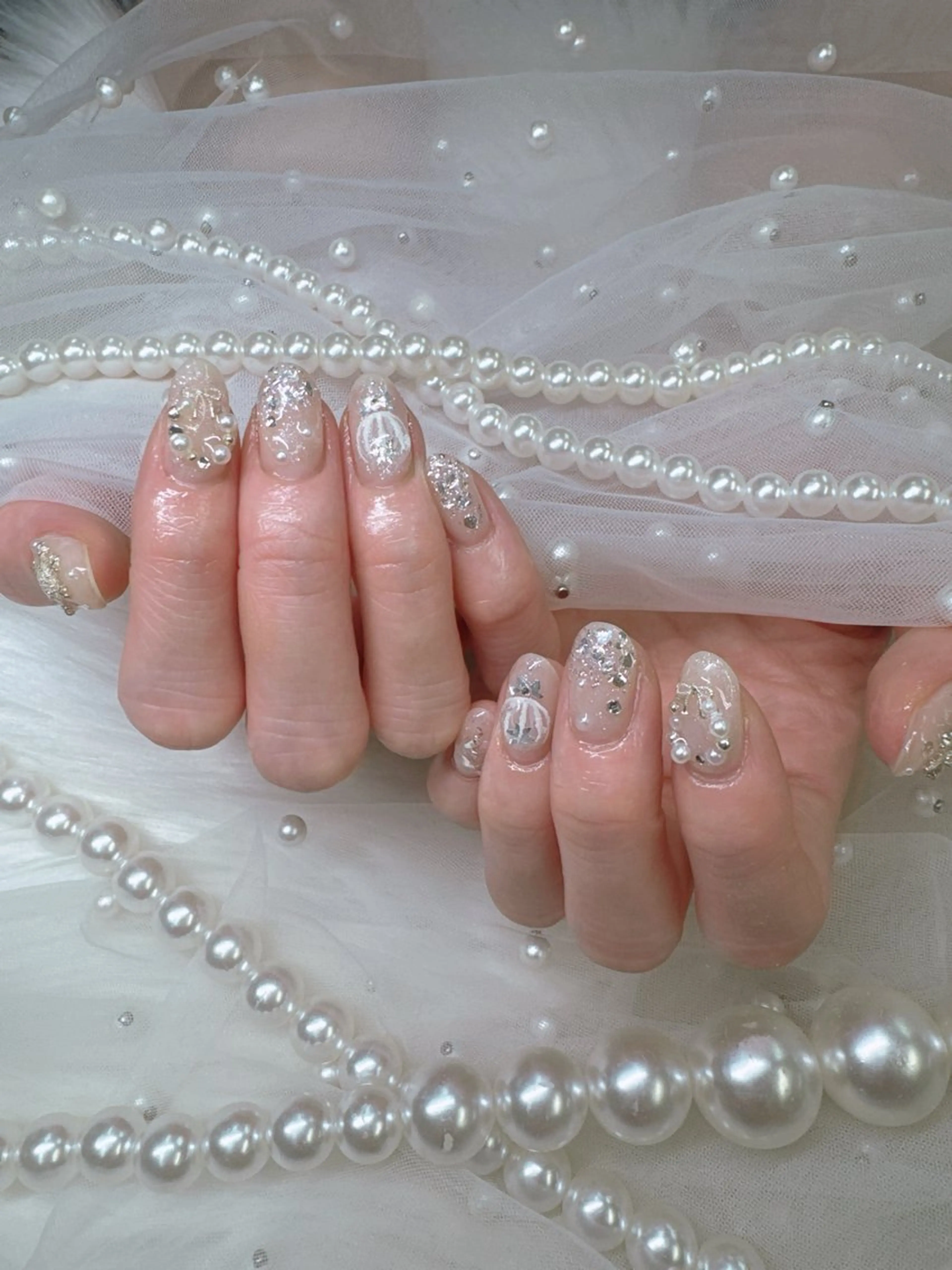 ネイル フレンチネイル ジェルネイル ガラスフレンチ キラキラネイル パラジェル ハンドネイル Queeens nailのネイルデザイン