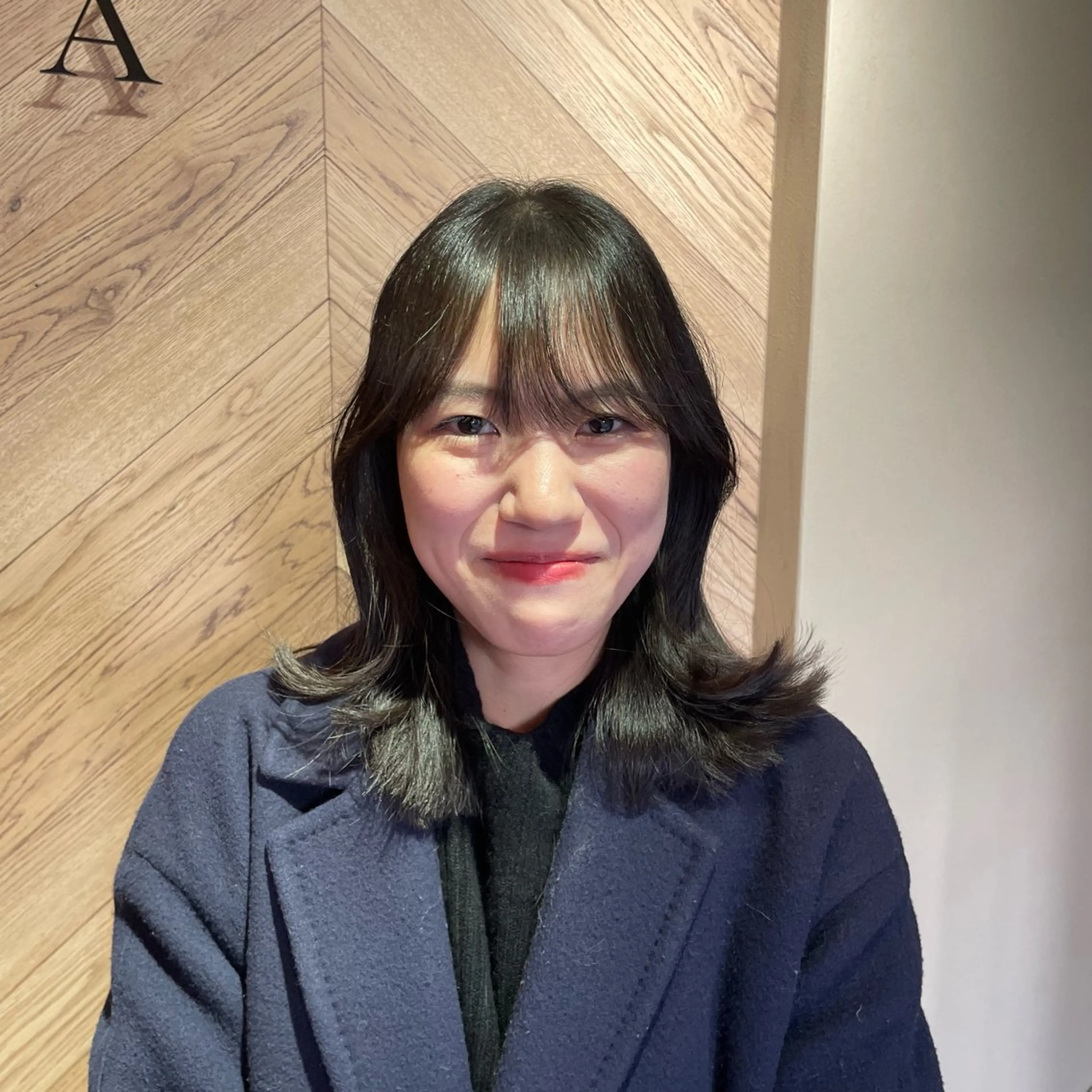 ミディアム 🍀FERIAあべの あらいことみ🍀のヘアスタイル