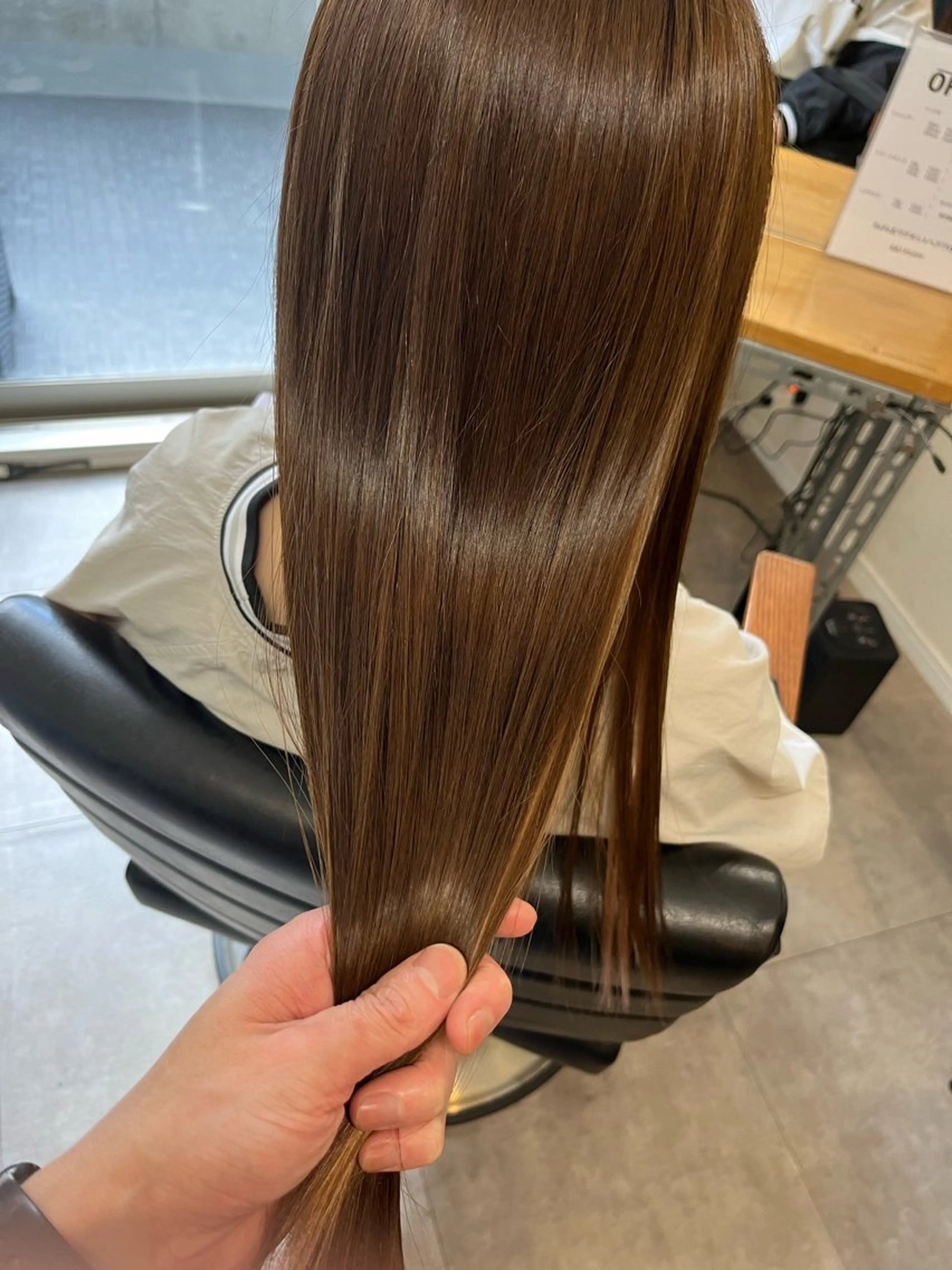 セミロング OFF YUYAのヘアスタイル