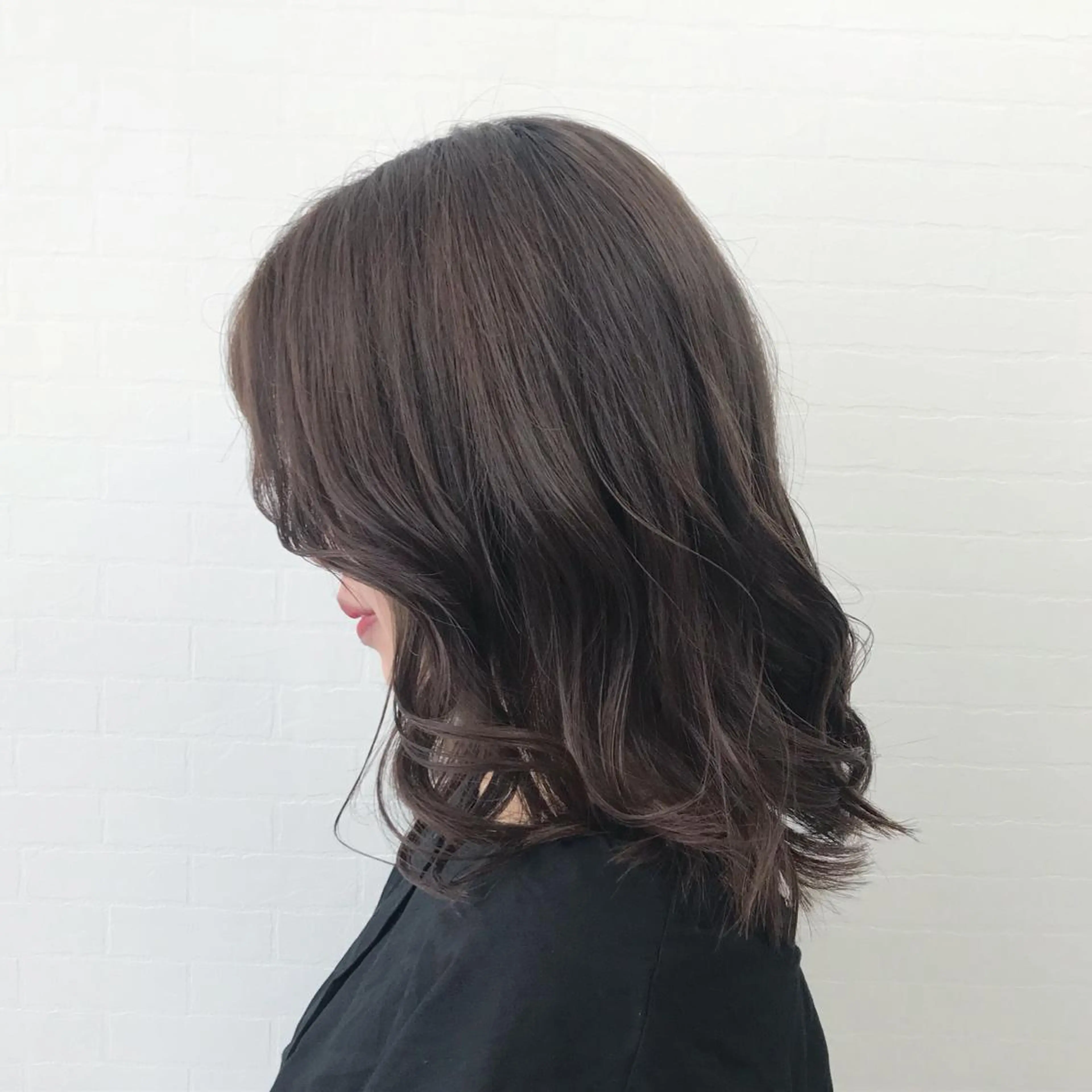 セミロング カラー オリーブ/アッシュ やわらか透明感カラーのヘアスタイル