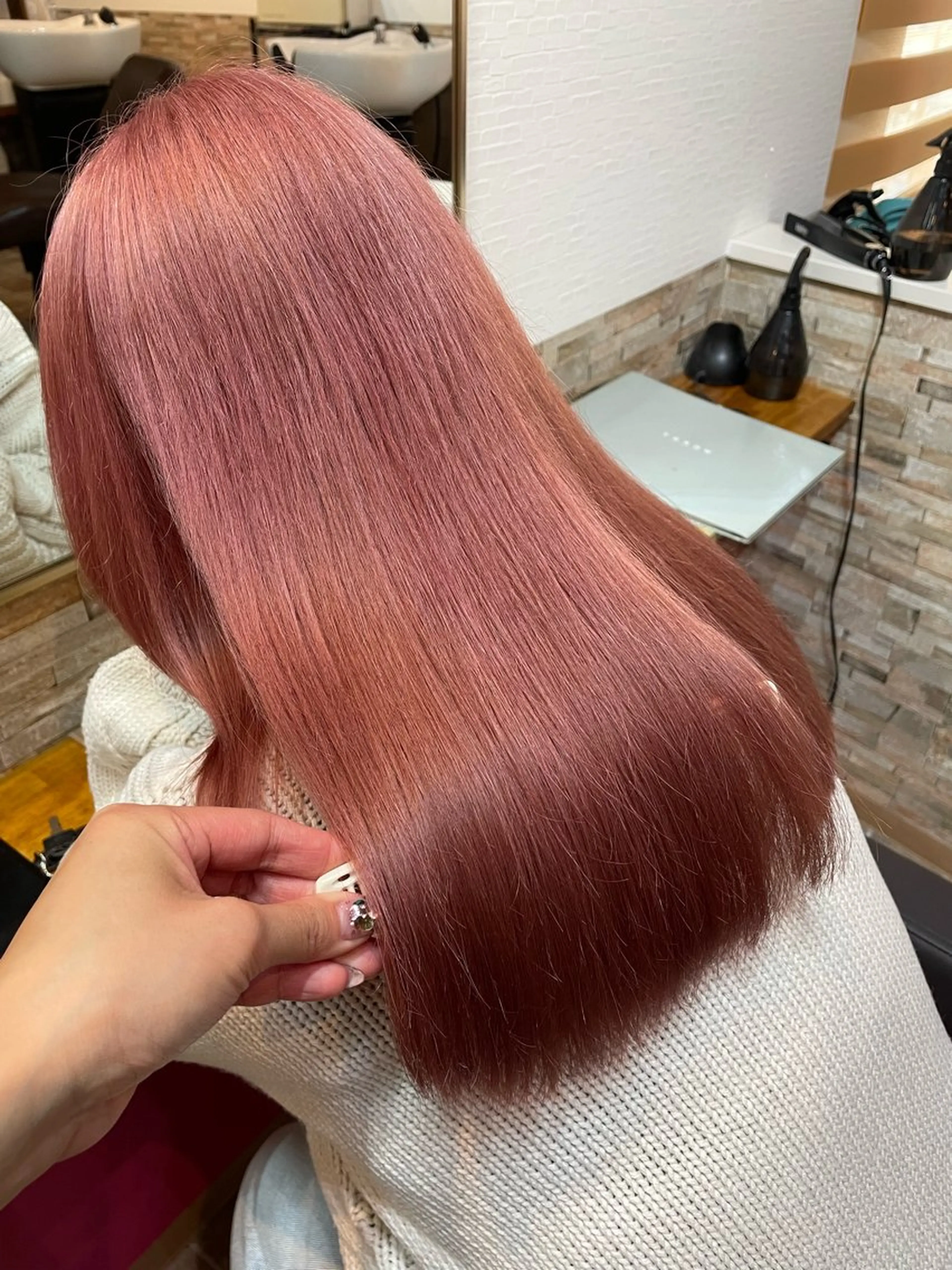 ロング カラー ベージュカラー ピンクカラー ピンクベージュ ヘアカラー YUI/ ブリーチカラー🌷のヘアスタイル