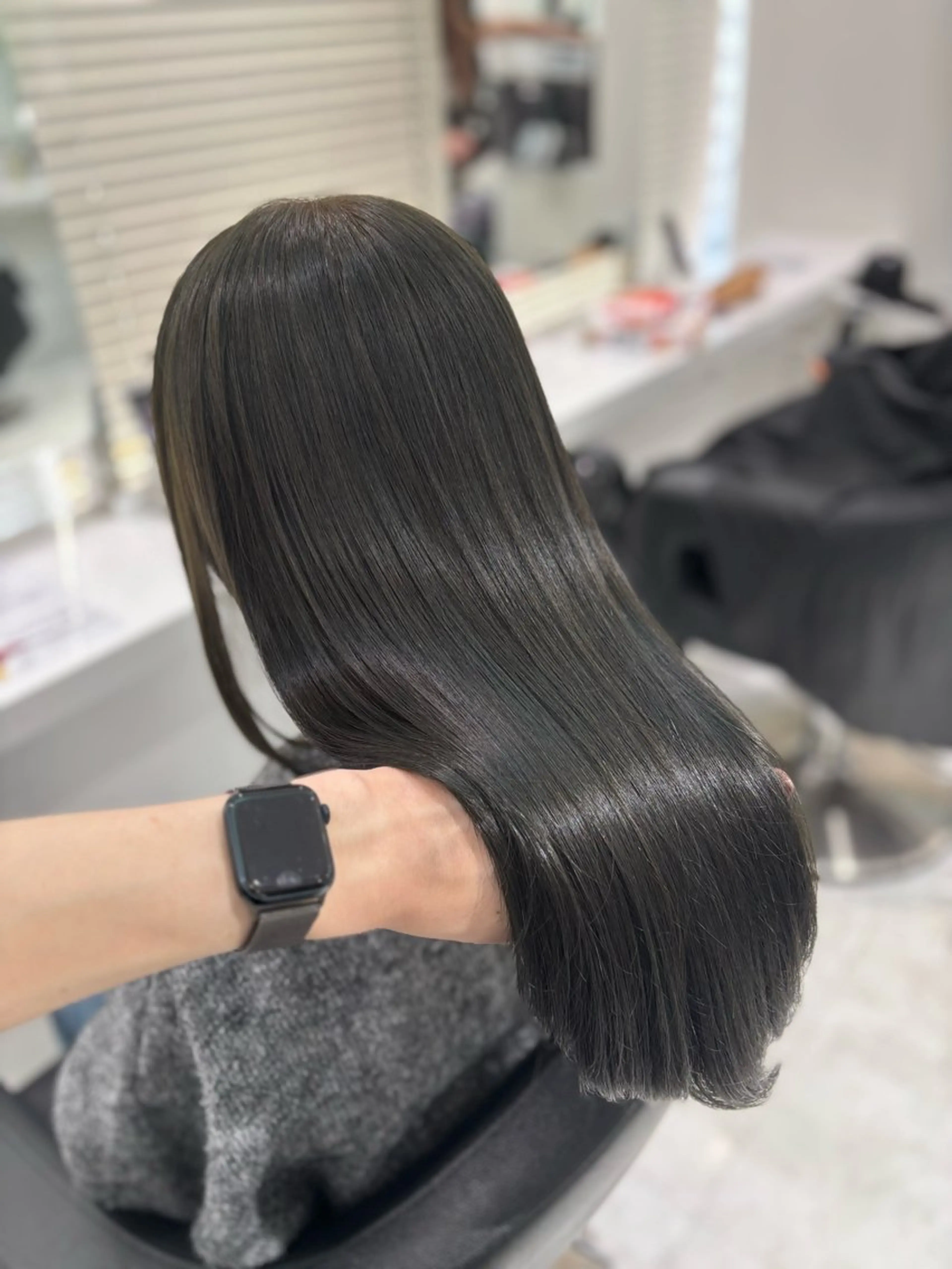 ロング カラー ヘアカラー トリートメント ヘッドスパ ヘアセット 流行りの透明感カラー ×縮毛矯正🤍ユウのヘアスタイル