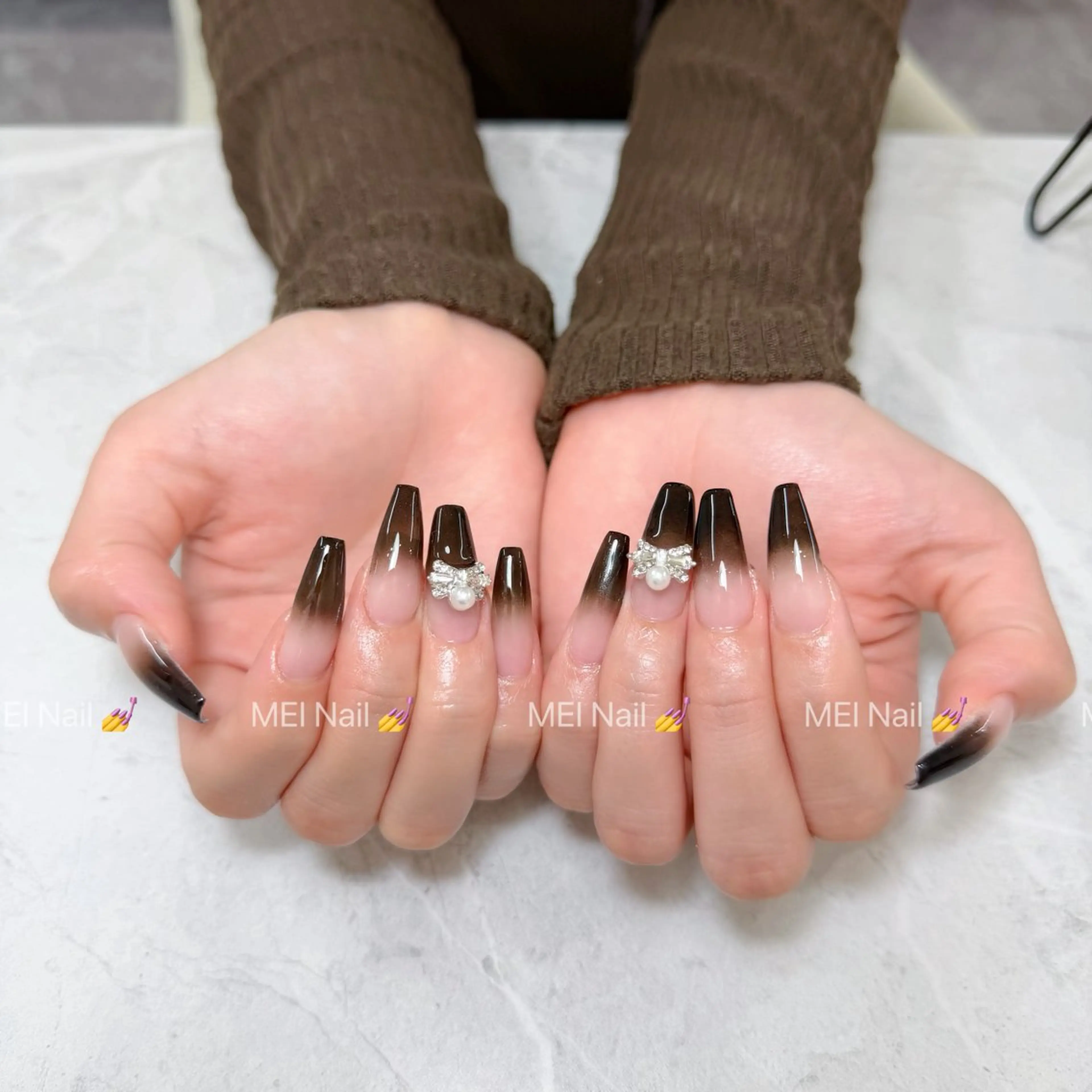 ネイル フレンチネイル キラキラネイル 韓国ネイル シンプルネイル ワンホンネイル ハンドネイル MEI Nailのネイルデザイン