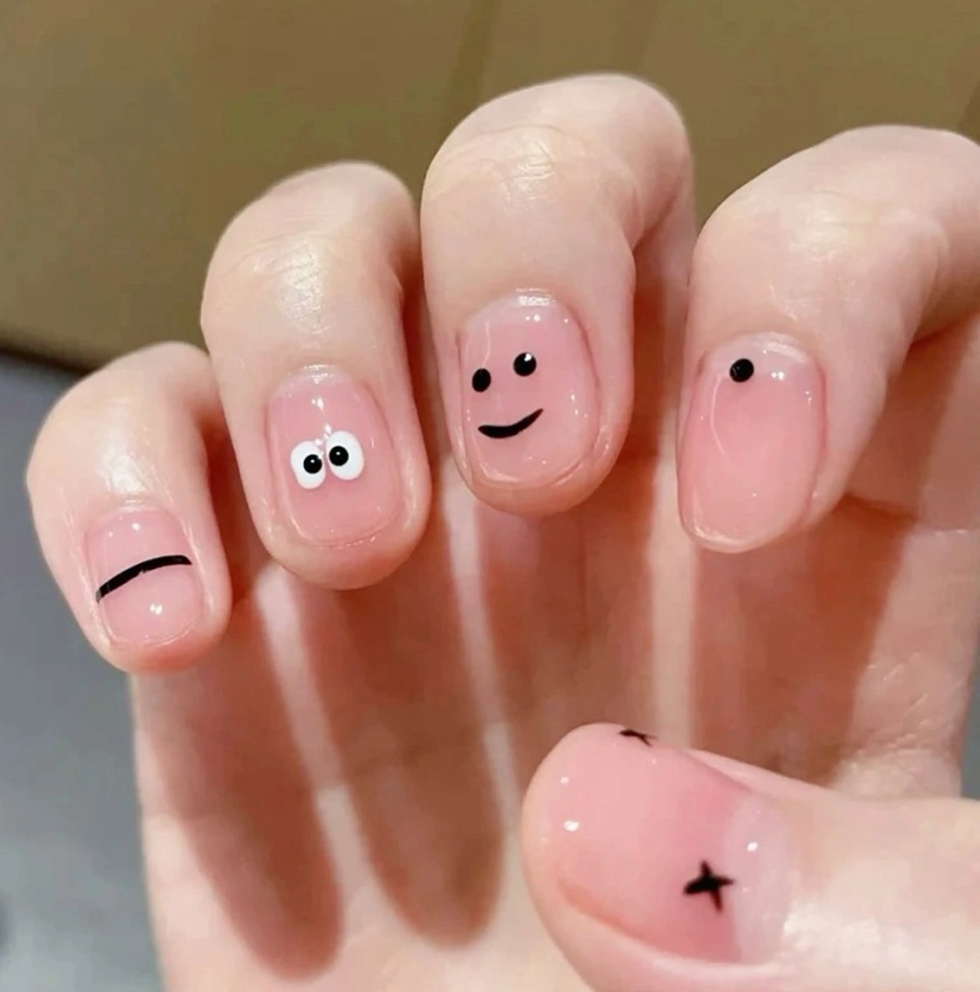 ネイル ハンドネイル MoonNail ユリ🌸のネイルデザイン