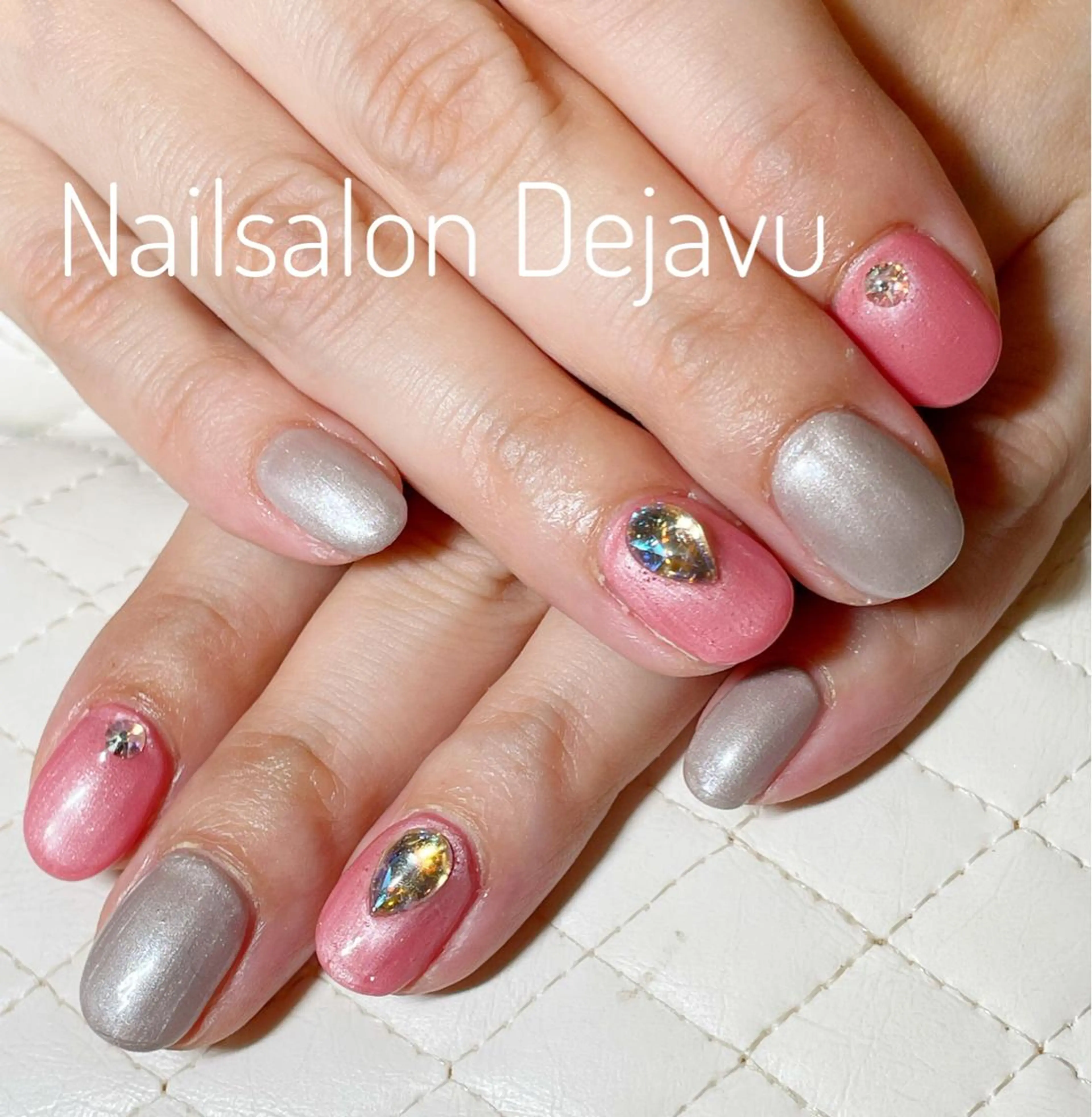 ネイル アートネイル ワンカラーネイル ストーンネイル ハンドネイル Dejavu所属・Nail salon Dejavu 🌿のネイルデザイン
