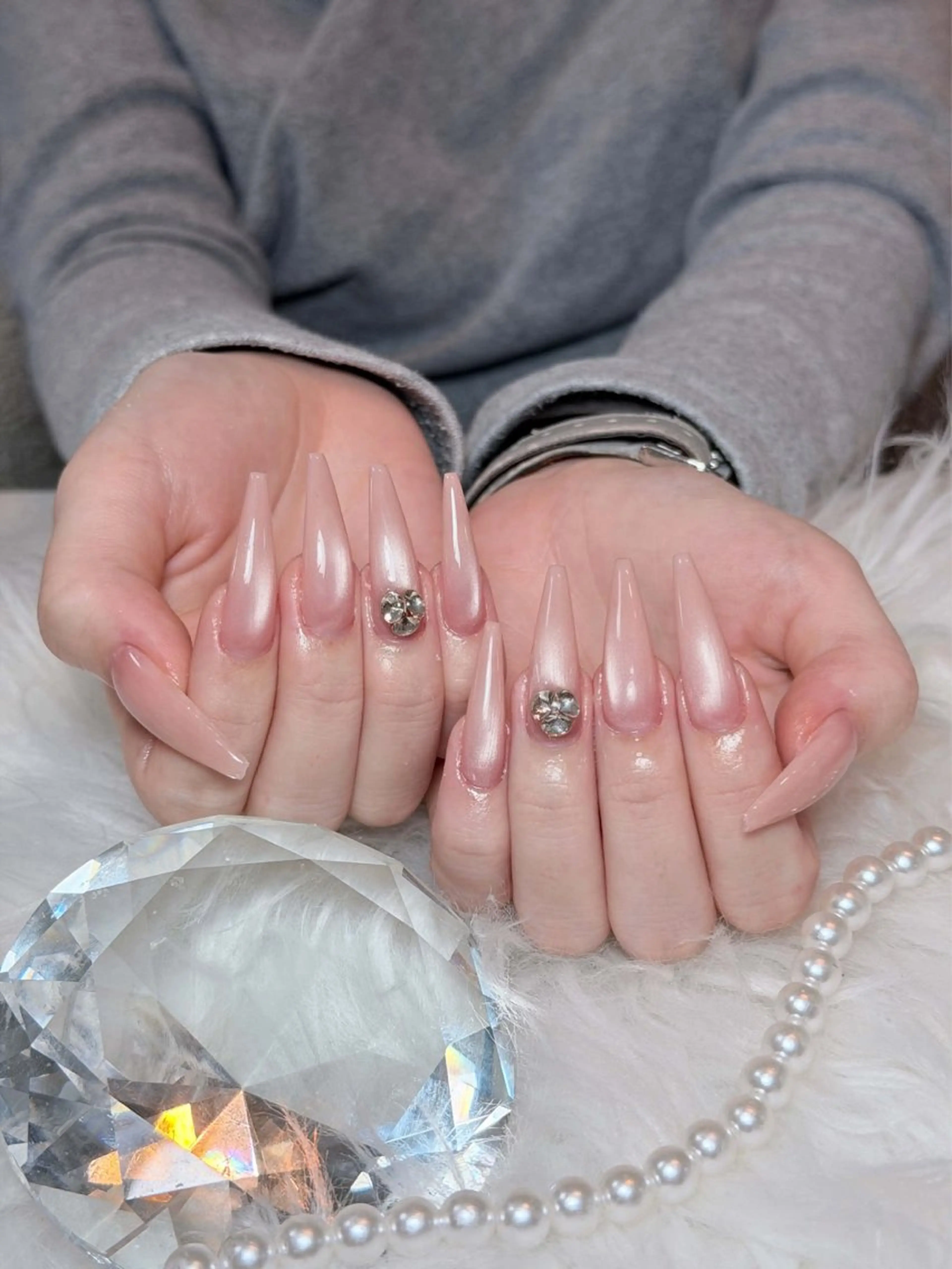 ネイル チークネイル ドット フレンチネイル グラデーション ハート ハンドネイル Julli NailStudioのネイルデザイン