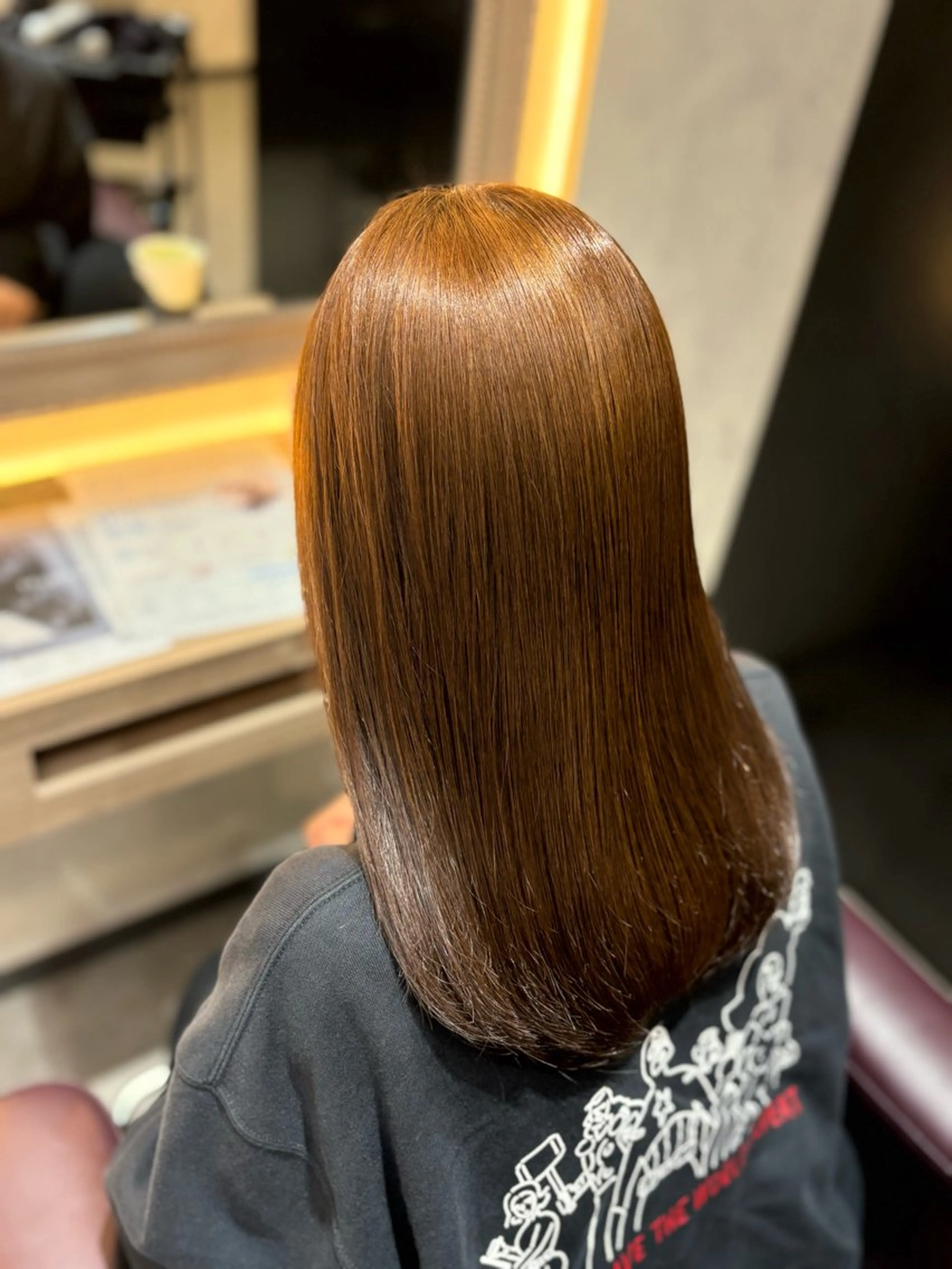 セミロング ヘアカラー 堤 陽菜のヘアスタイル