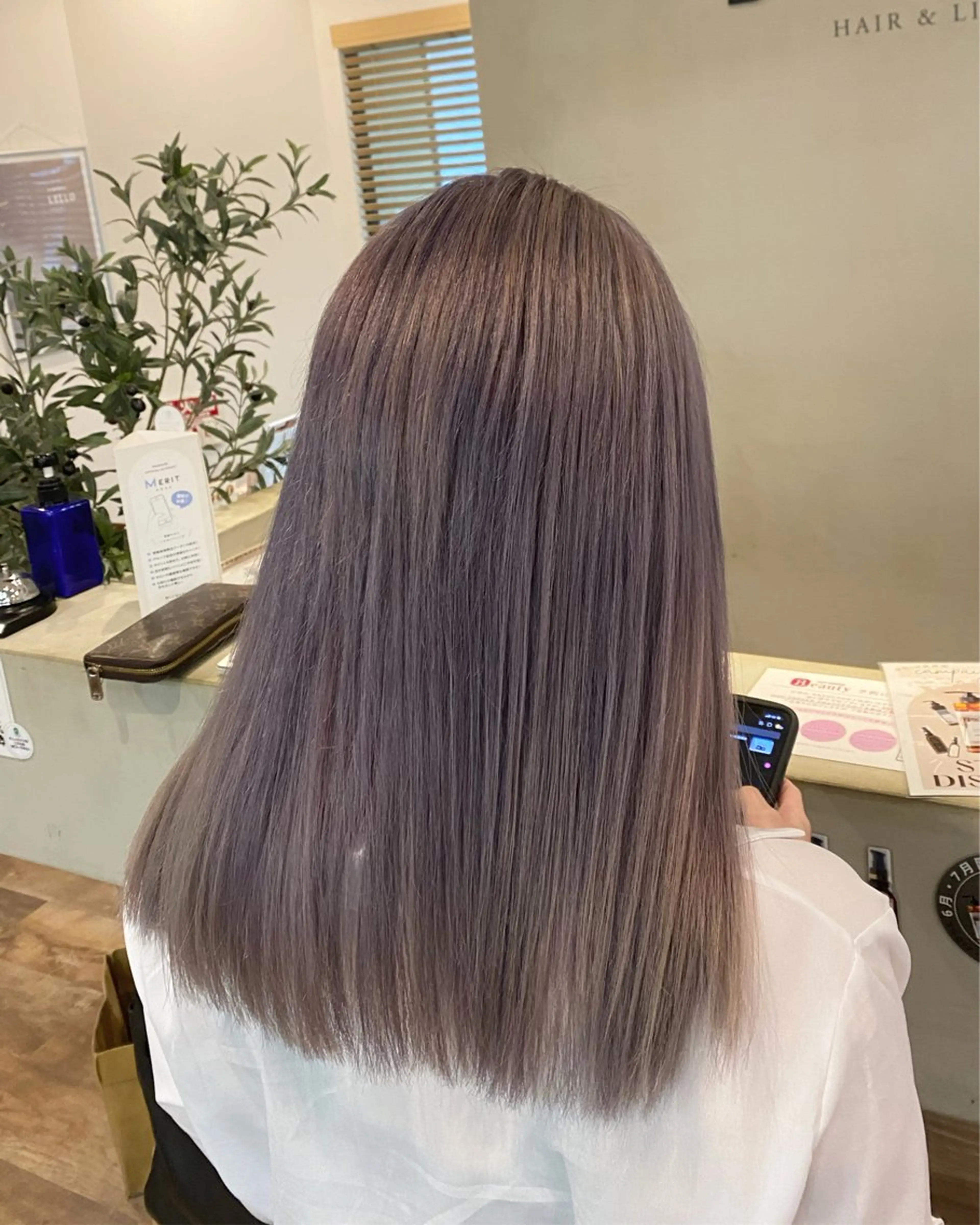 ロング カラー ラベンダーカラー シルバー カット ヘアカラー 髙橋 怜司のヘアスタイル