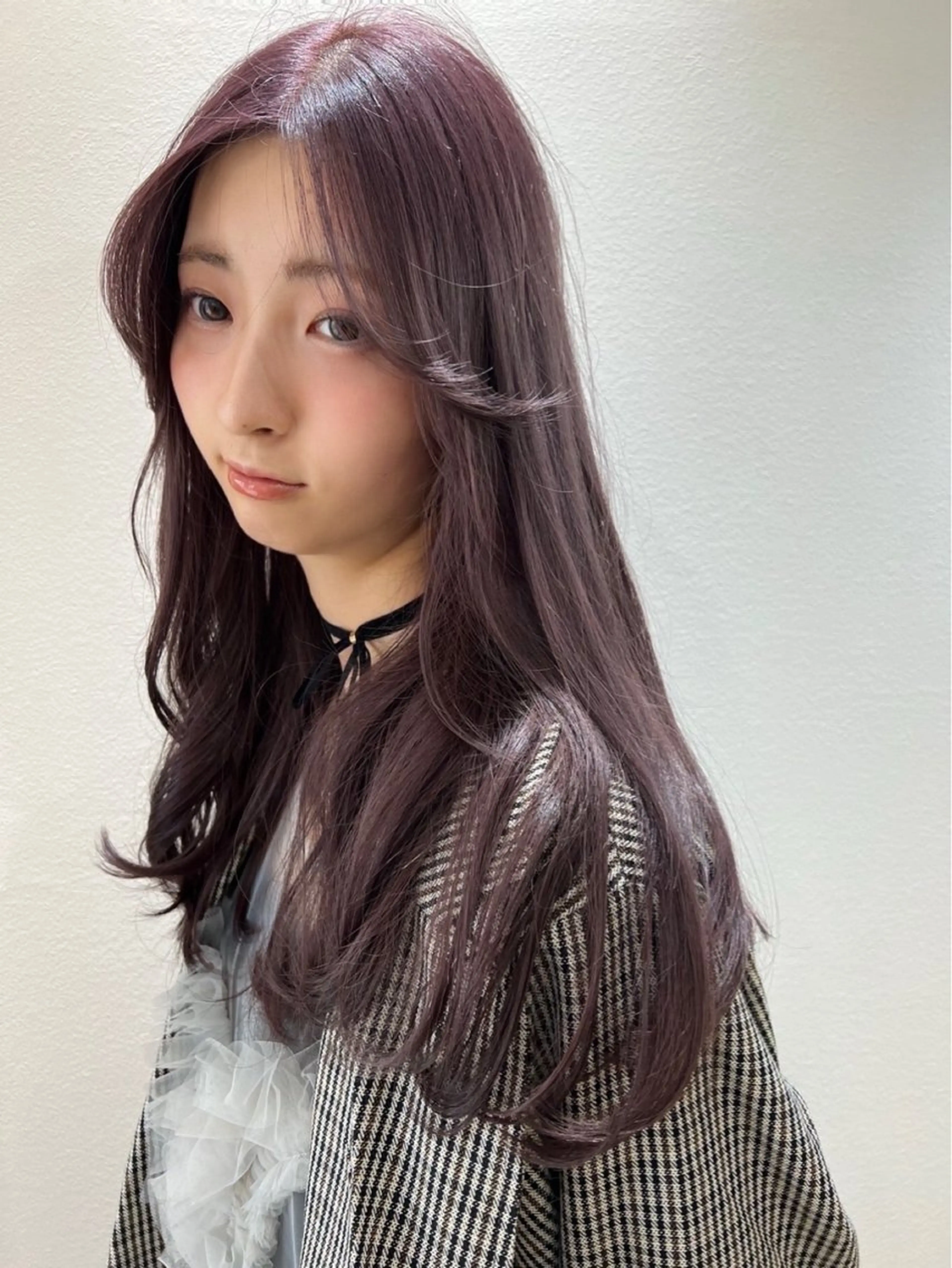 ロング カラー ブリーチ 透明感カラー ラベンダーカラー 秋山 勝陽のヘアスタイル