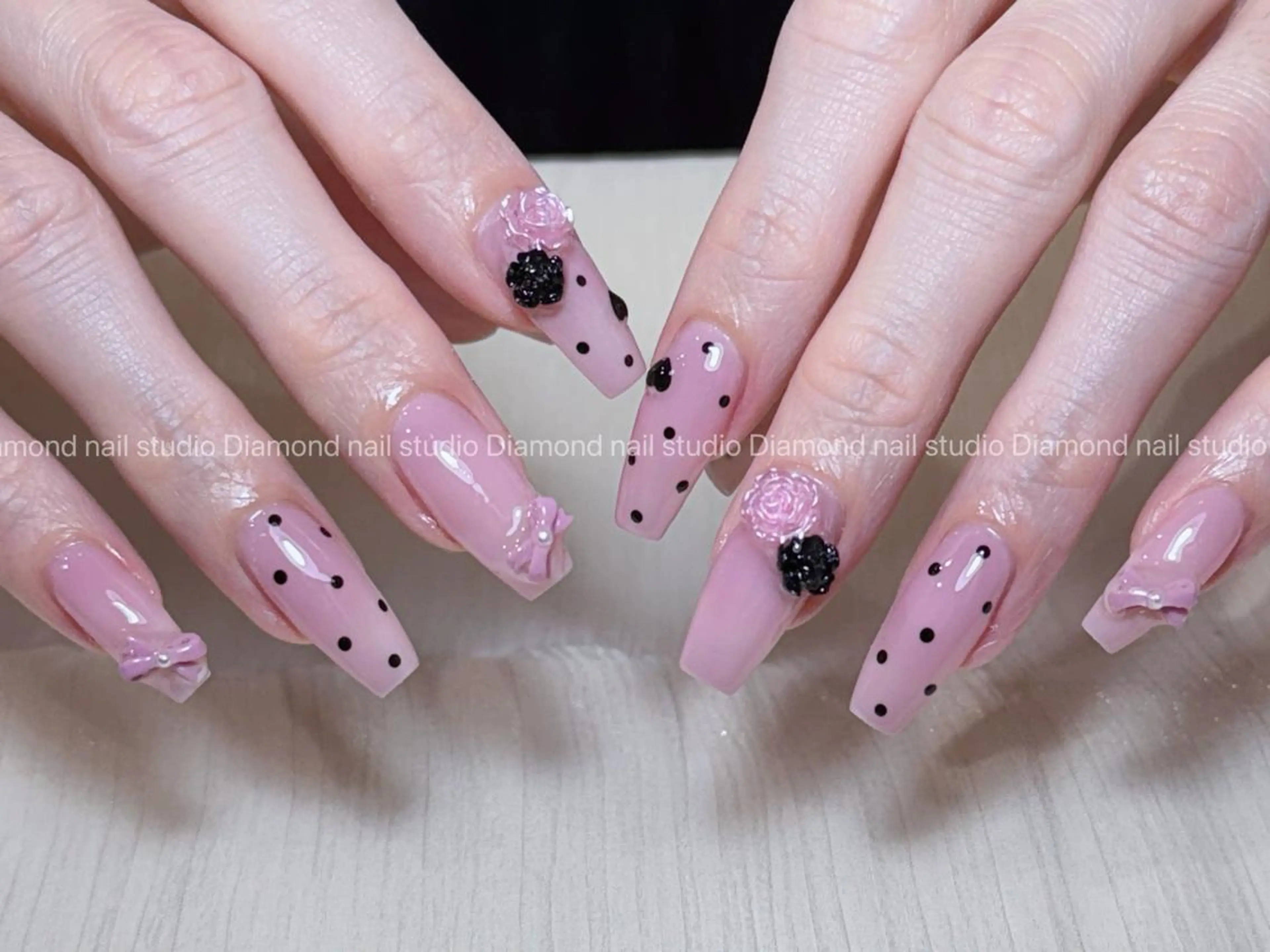 ネイル アートネイル オーロラネイル ガーリー キラキラネイル マグネットネイル ハンドネイル ハンドケア Plenty 💞のネイルデザイン