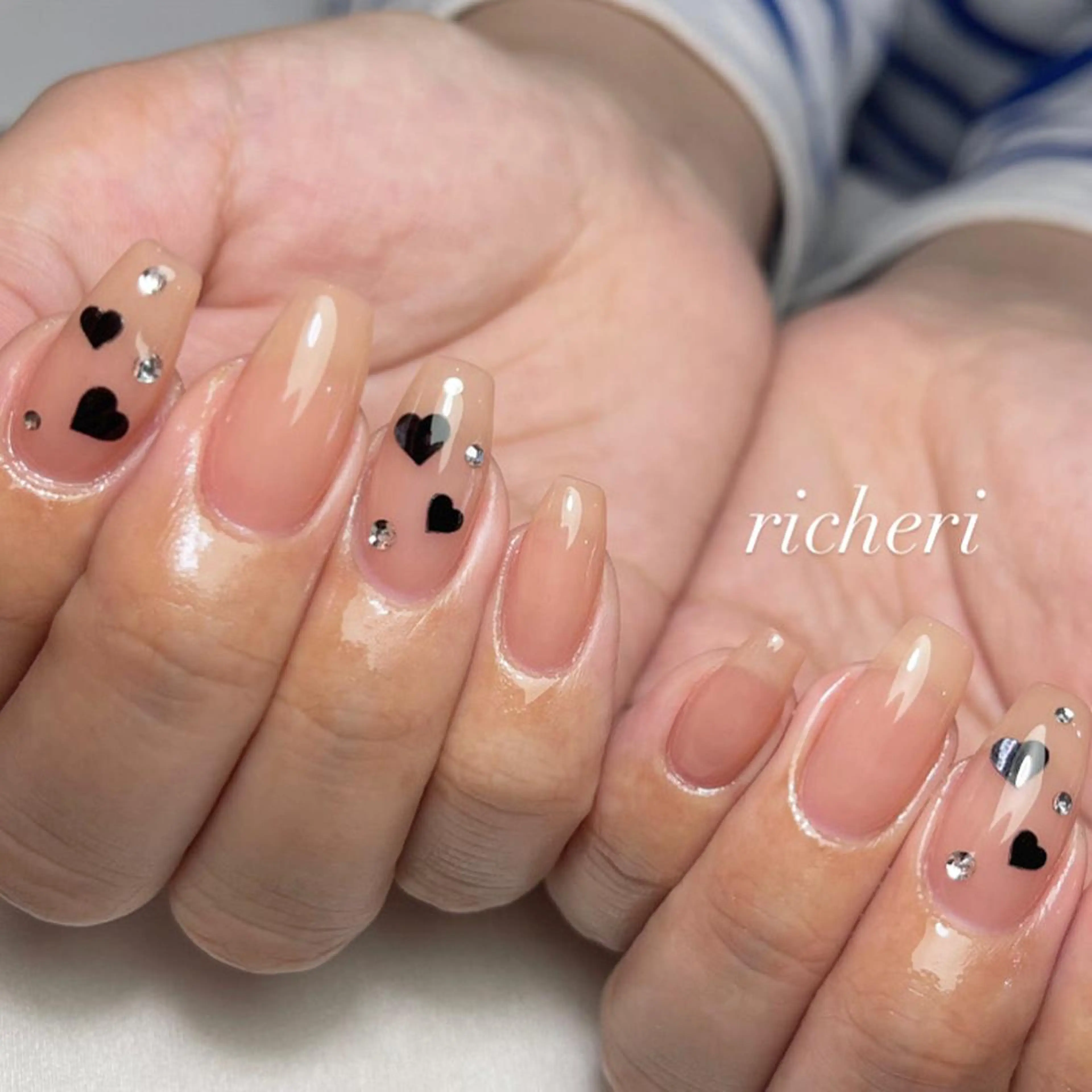 ミディアム ネイル ハンドネイル richeri beautyのエステ・リラクイメージ