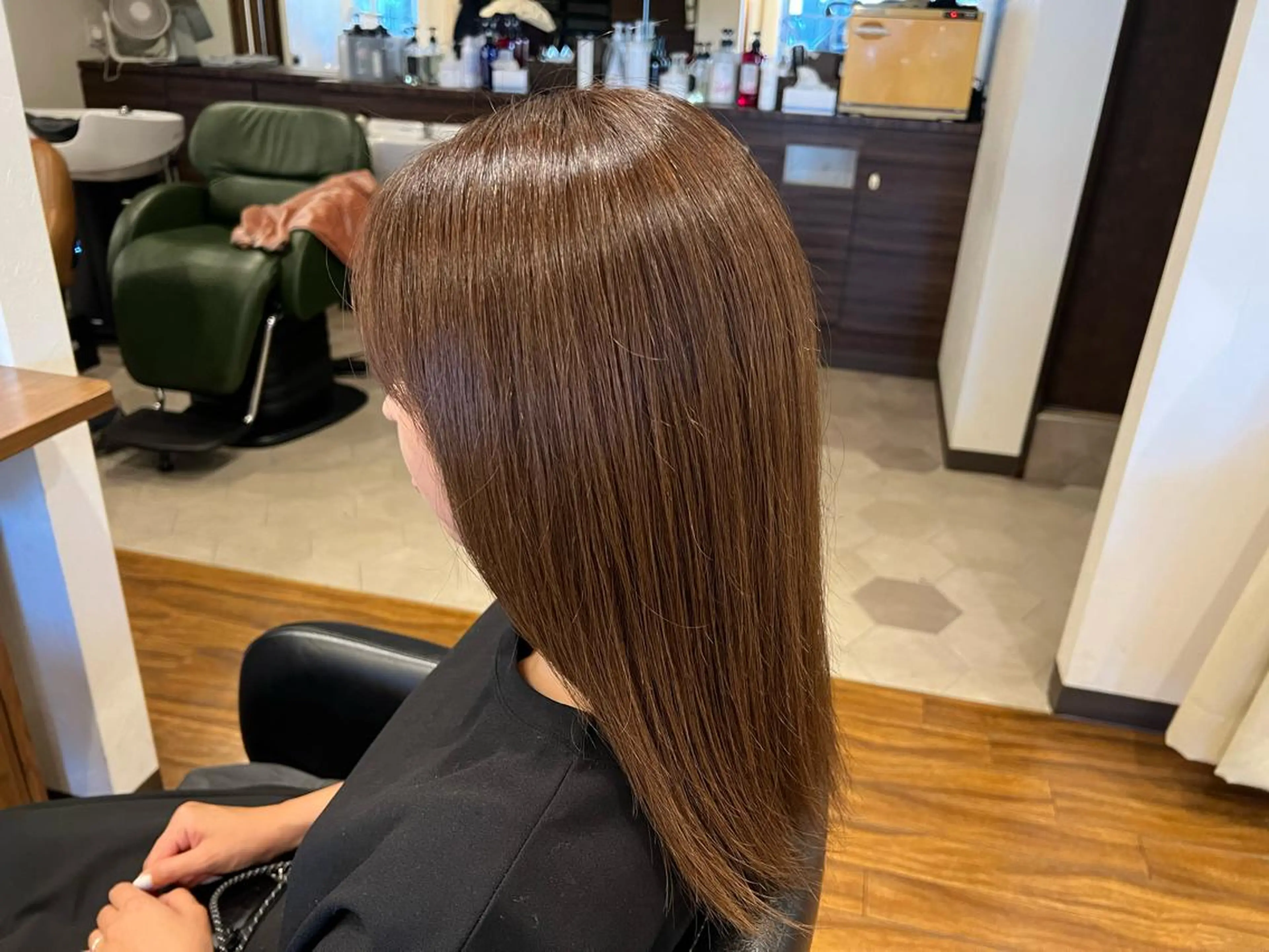 カラー 馬場 麻奈美のヘアスタイル