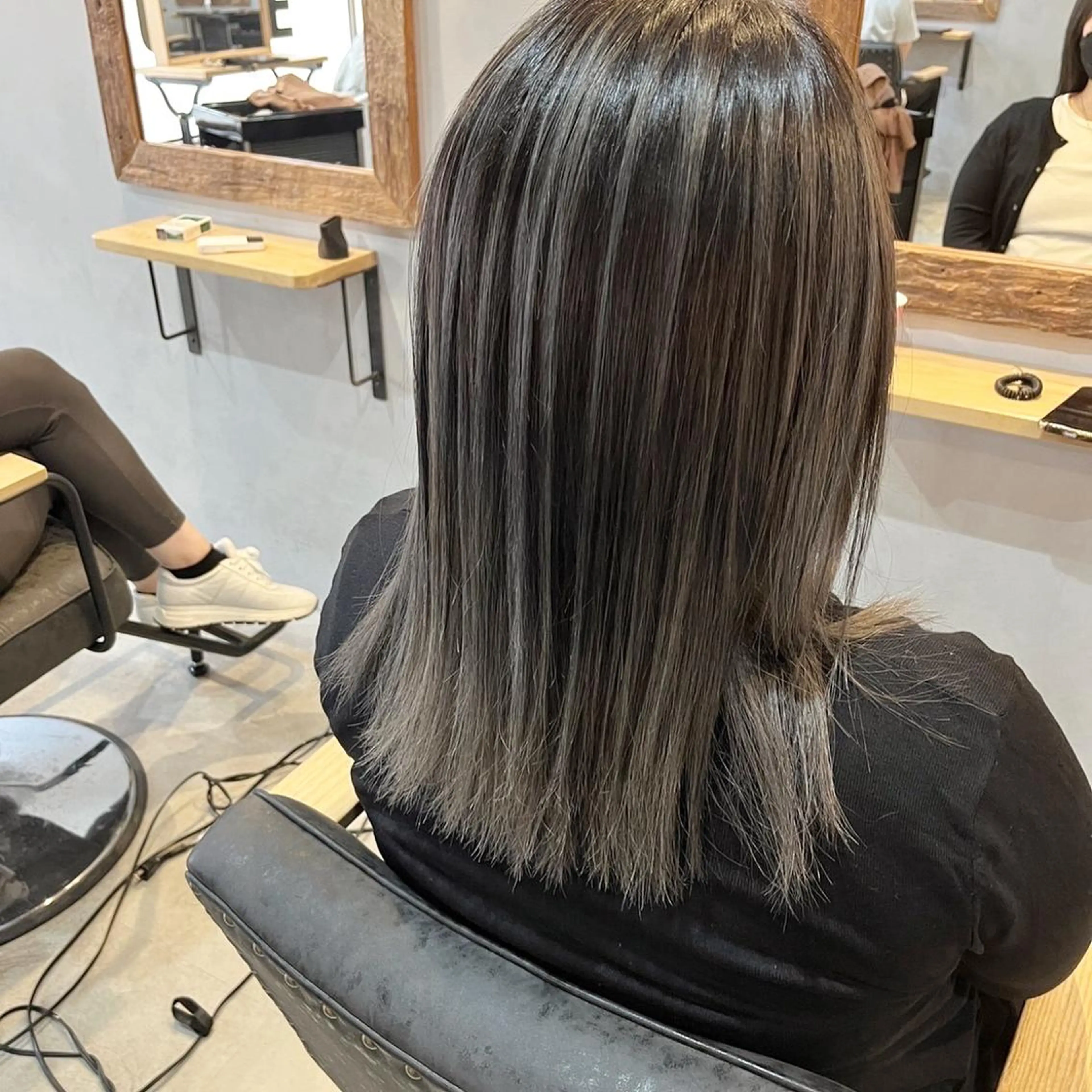 ミディアム カラー ハイライト 透明感カラー松本のヘアスタイル