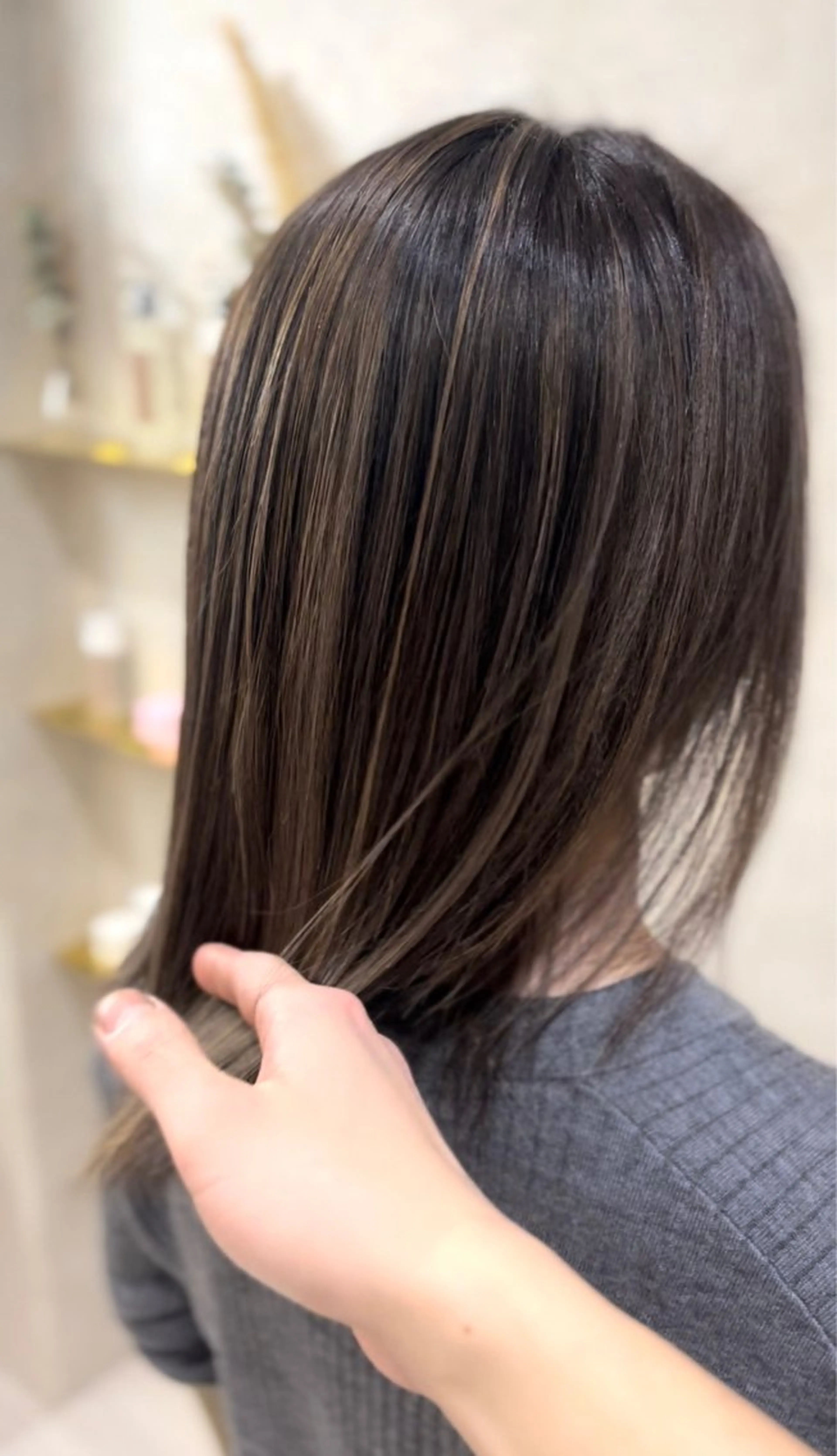 ミディアム カラー ハイライト 透明感カラー松本のヘアスタイル