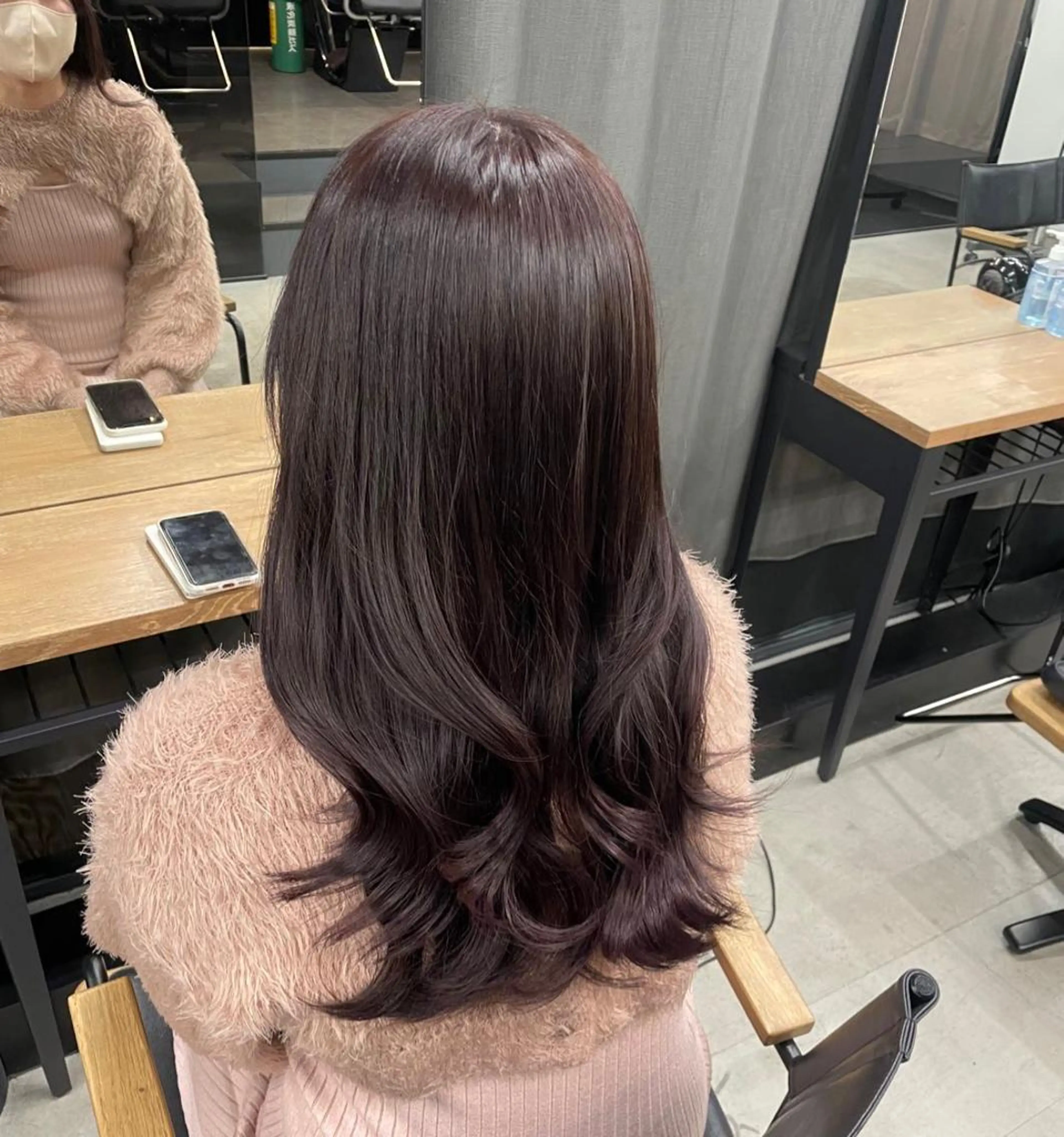 セミロング カラー 伊藤 莉奈　韓国ヘアのヘアスタイル