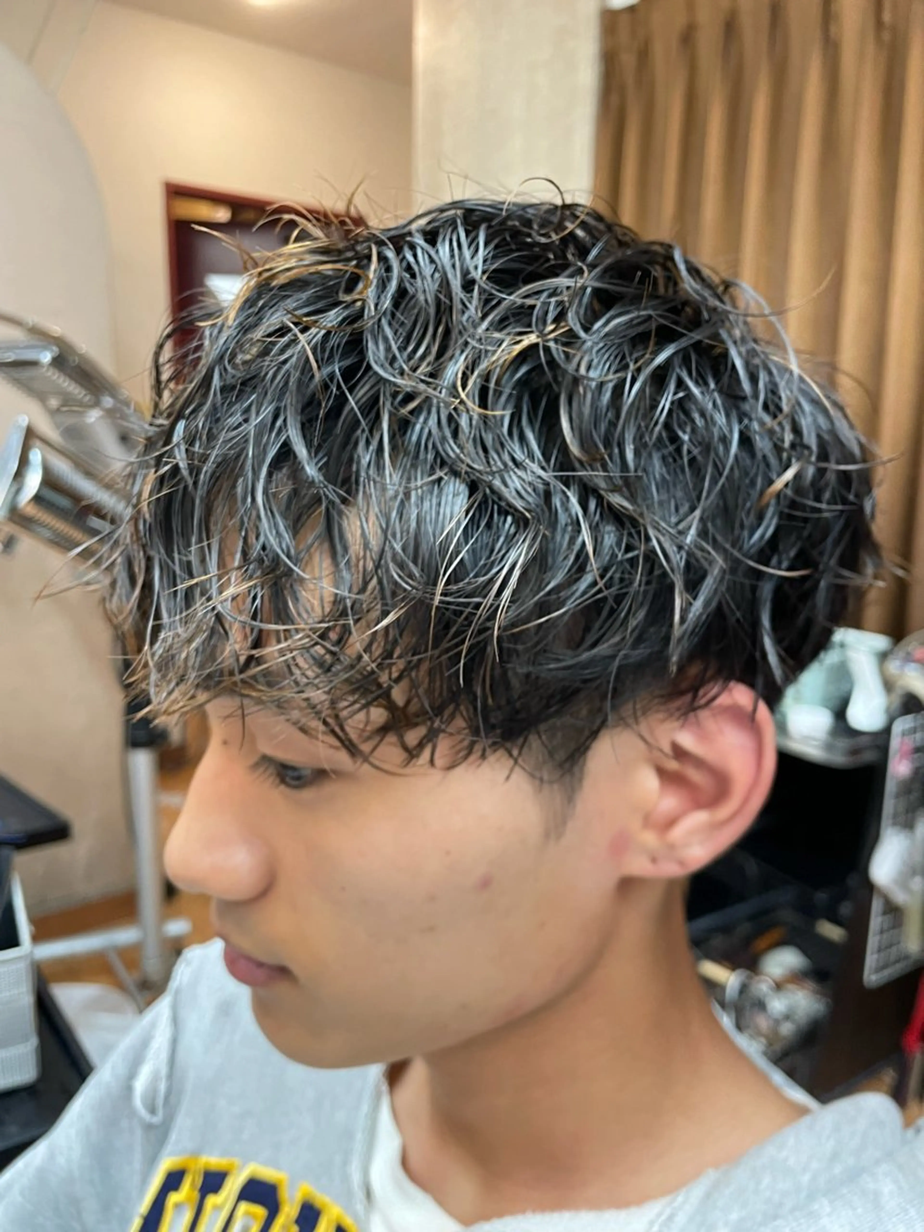 ショート パーマ メンズ ルキ🌈ブリーチカラ ー&メンズパーマ🦄のヘアスタイル