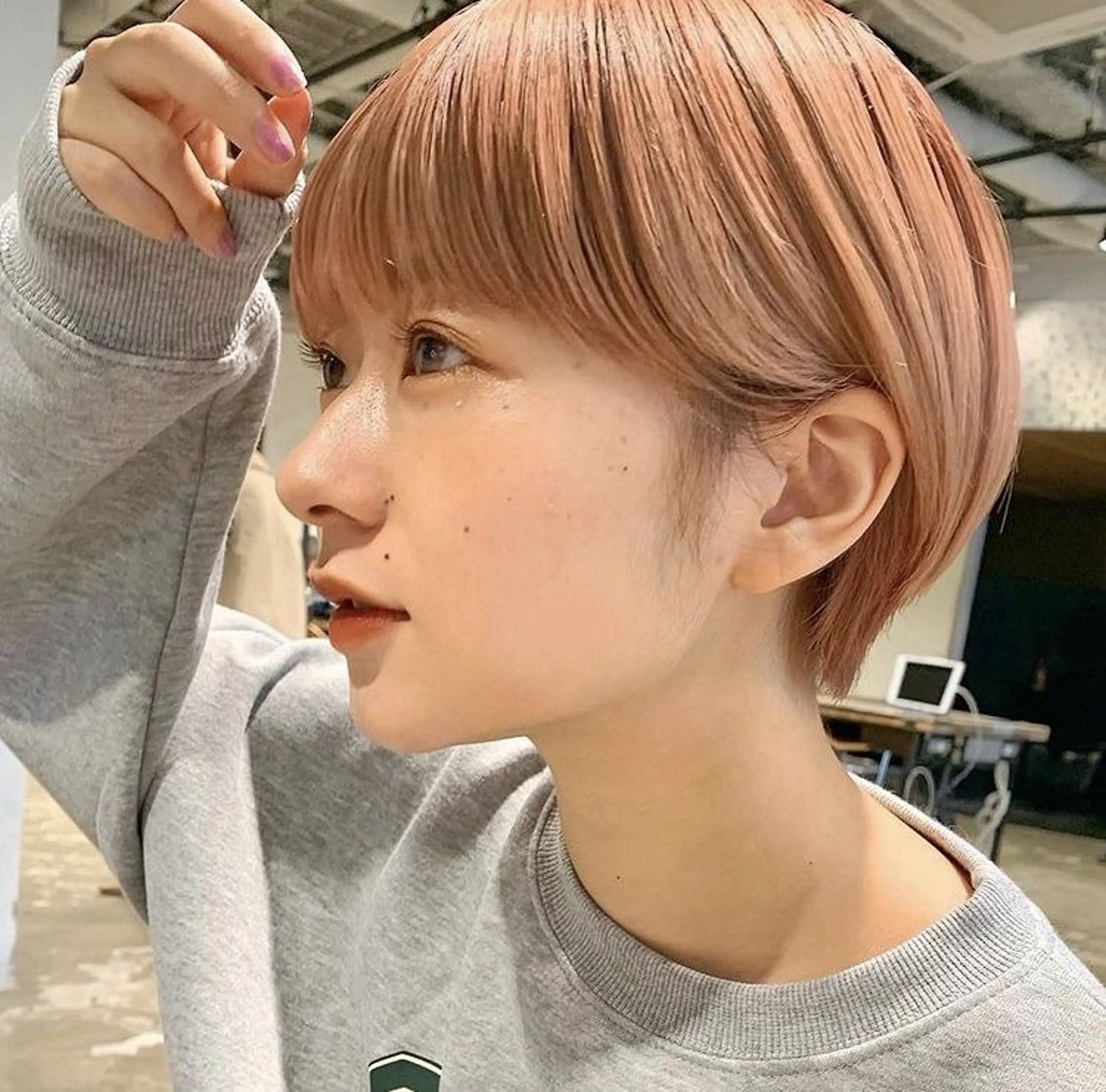 ショート nacoハイトーン ベージュ🤍のヘアスタイル