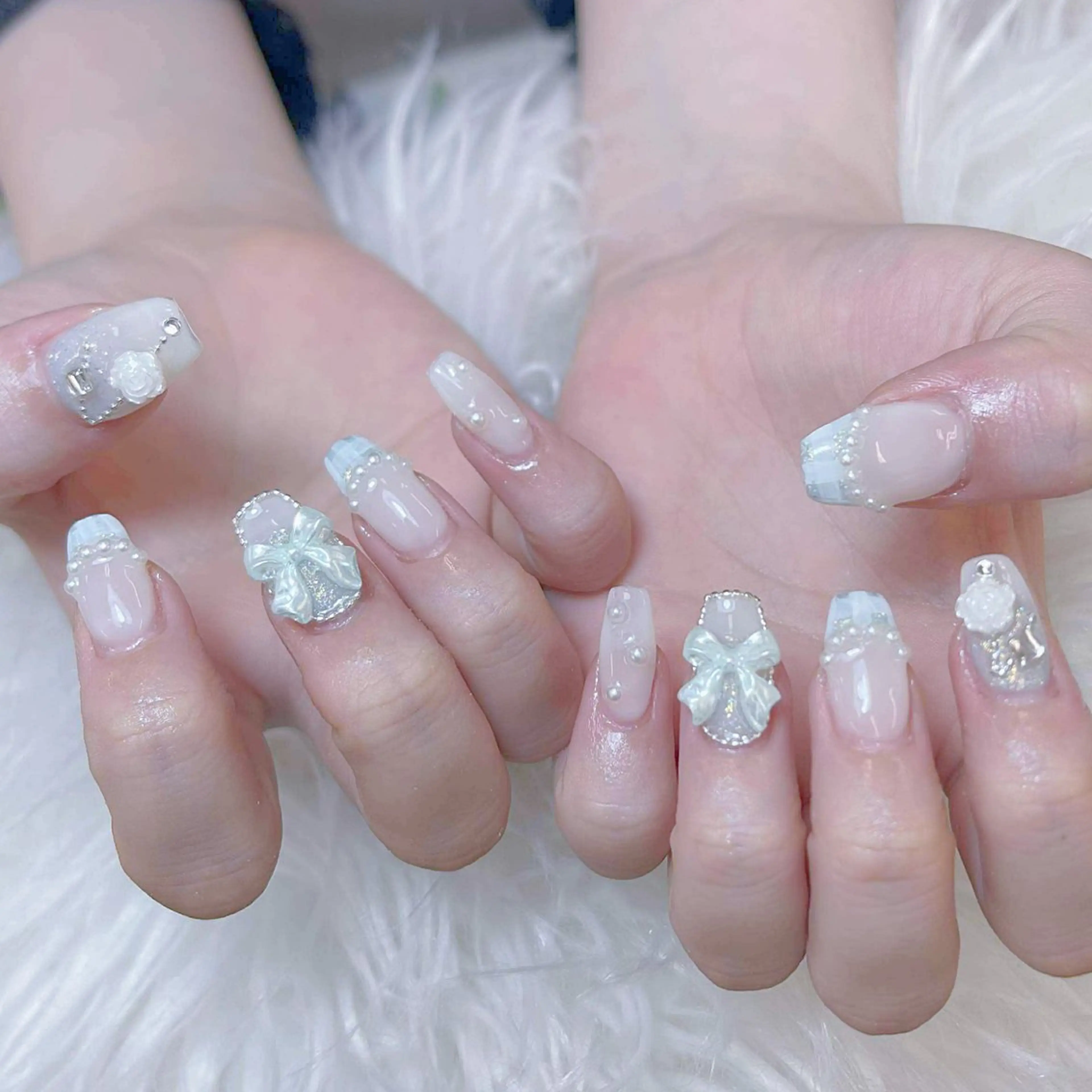 ネイル チークネイル 長さ出し フレンチネイル ジェルネイル ガラスフレンチ ハンドネイル anh nail anne🤍のネイルデザイン