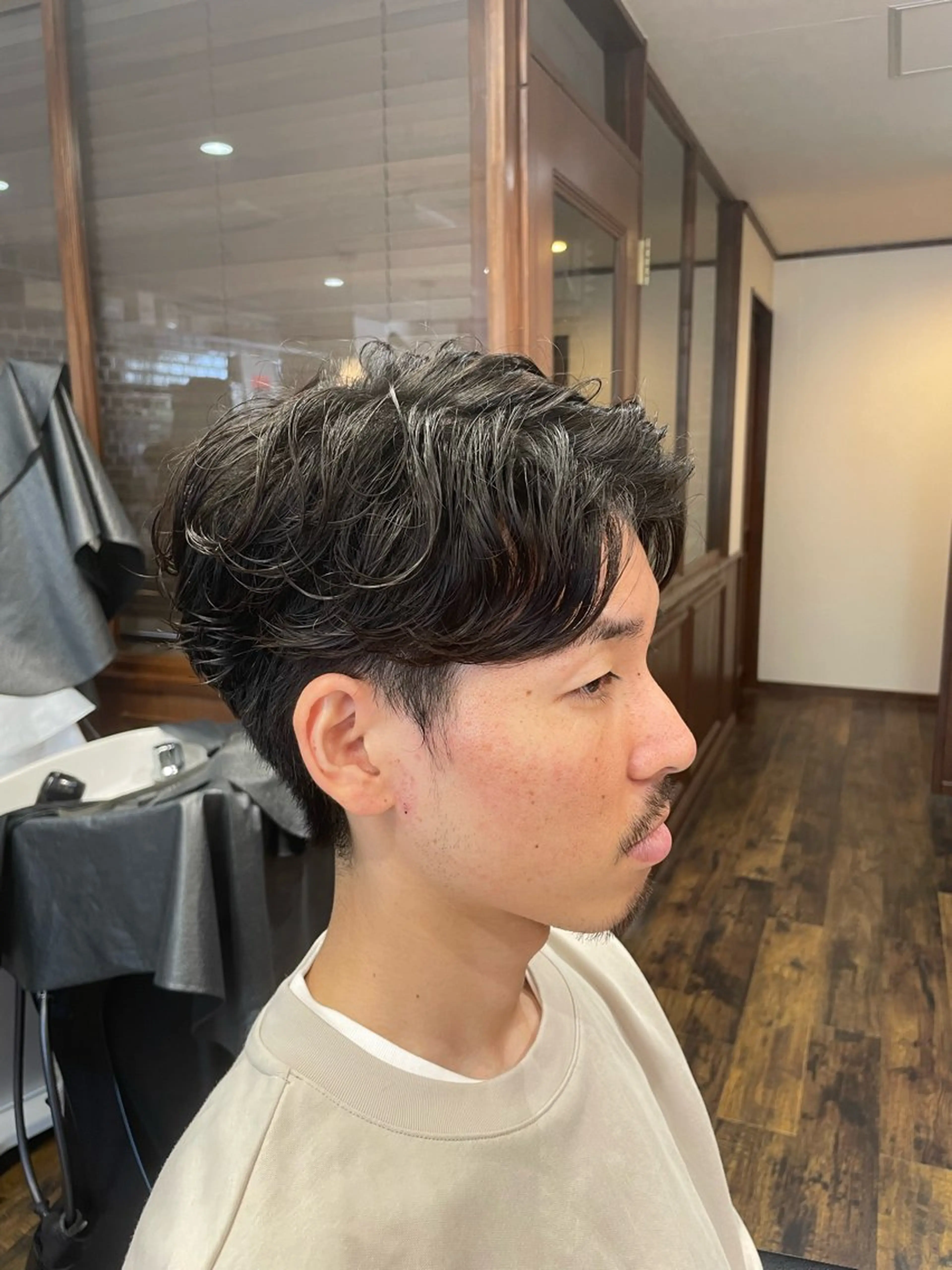 ミディアム パーマ メンズ ミディアムパーマ センターパート メンズパーマ パーマ EVOGUE BARBER SHOP所属・EVOGUE💈森内 秀有💈メンズパーマのヘアスタイル