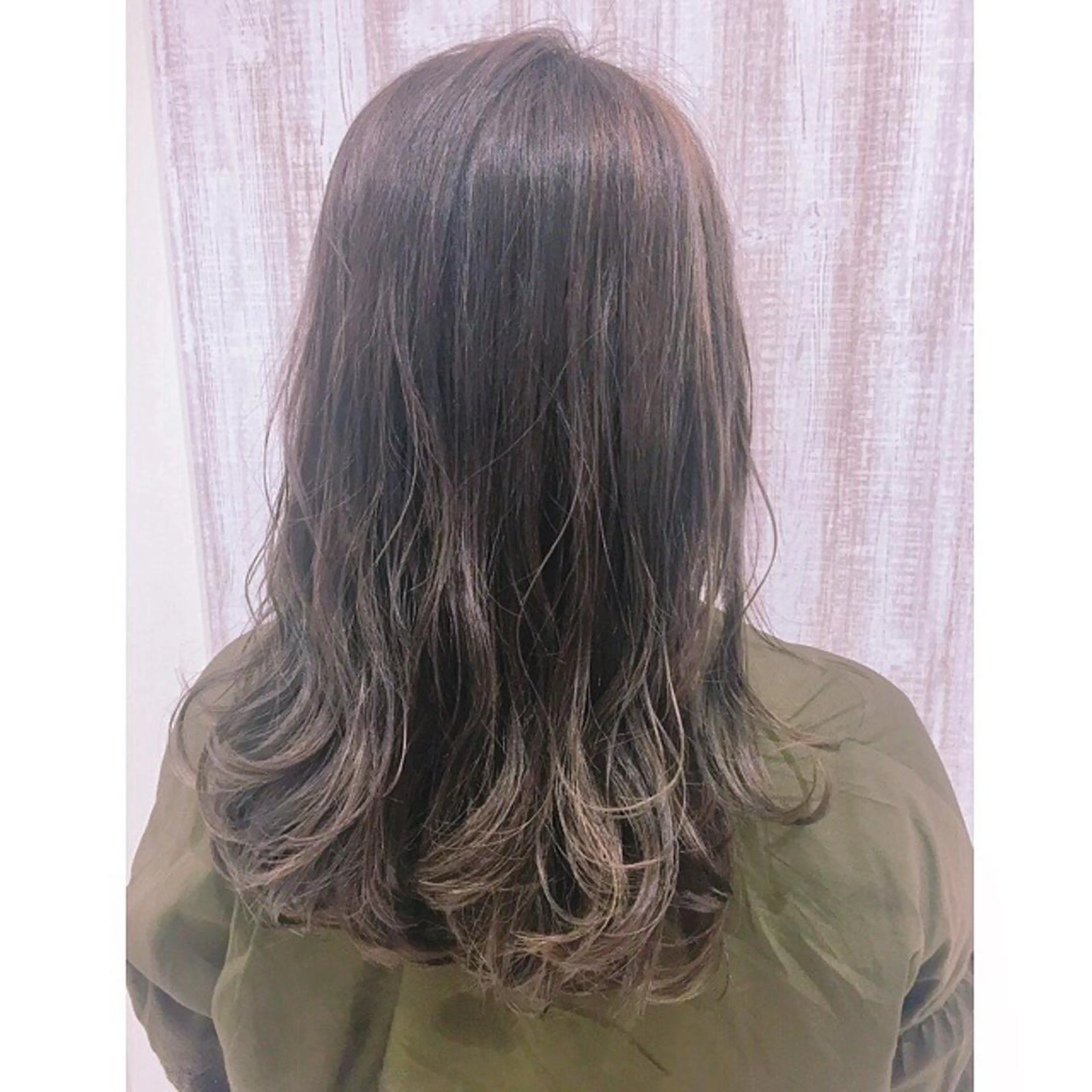 ロング カラー ヘアアレンジ ラベンダーカラー 透明感♡︎♡︎ 佐々木早苗のヘアスタイル