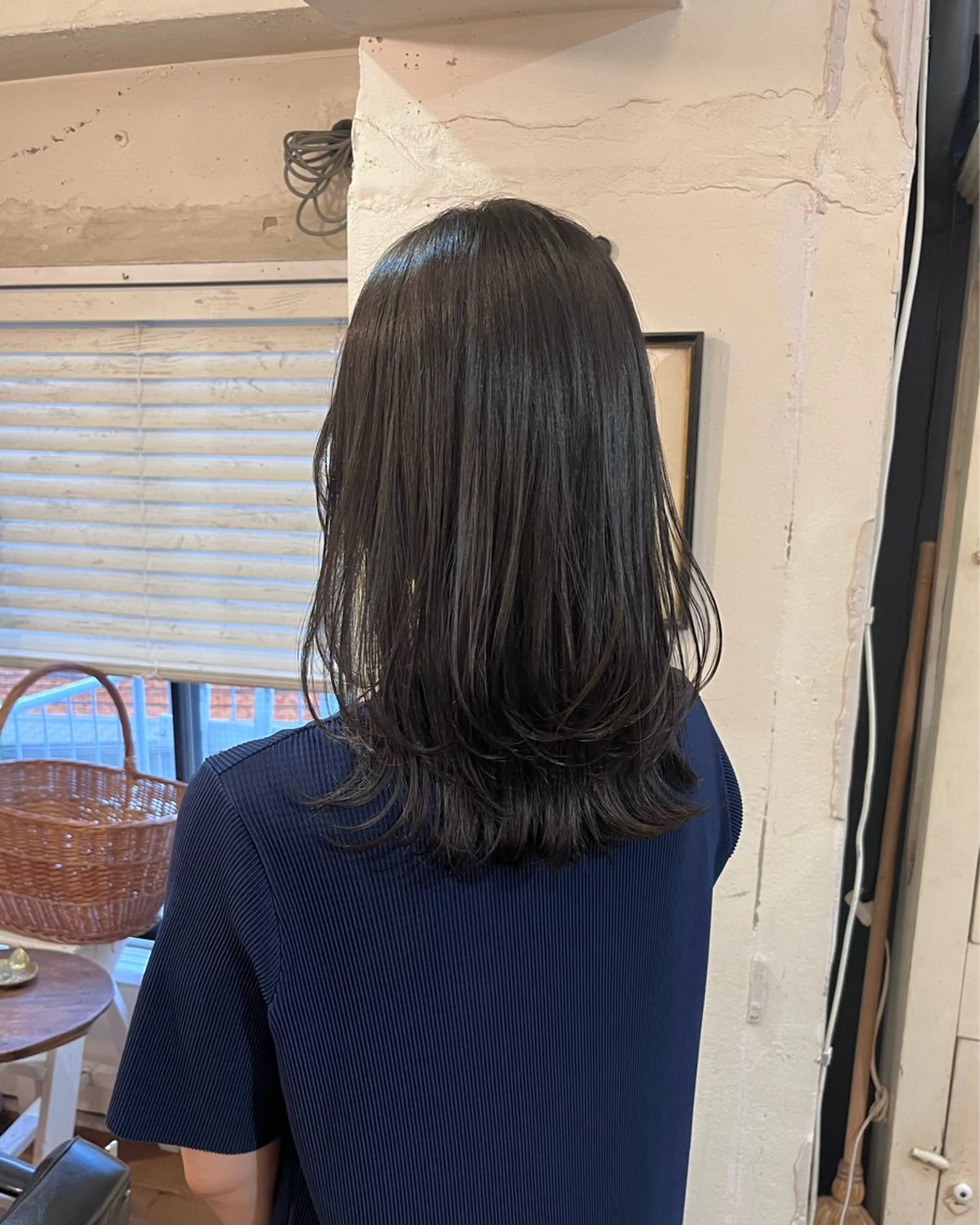 セミロング カラー ヘアカラー 暗髪とオリーブ🌿 渡辺拓人のヘアスタイル