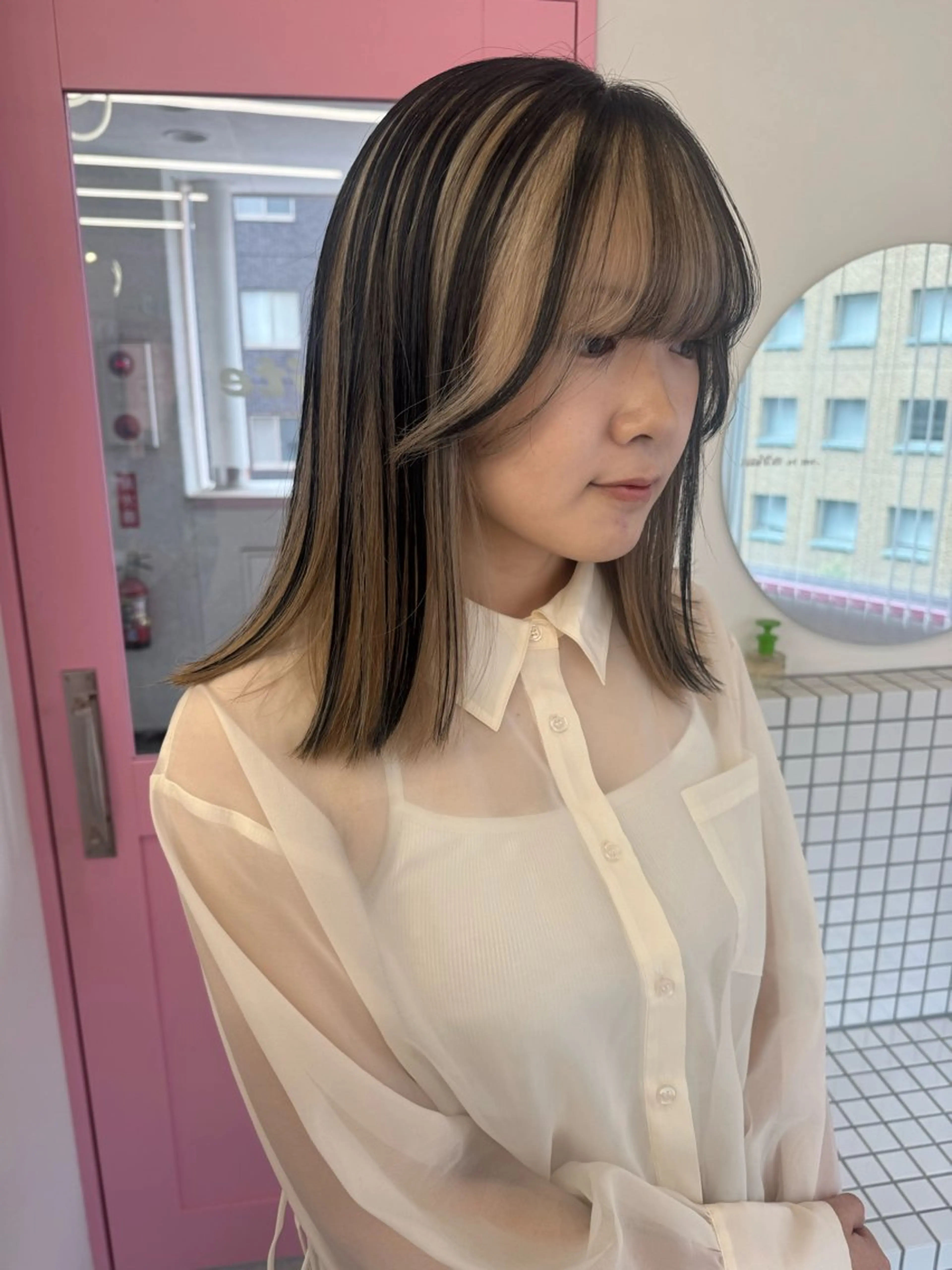 ミディアム カット ヘアカラー トリートメント レイヤーカット/暖色 カラー/saraのヘアスタイル