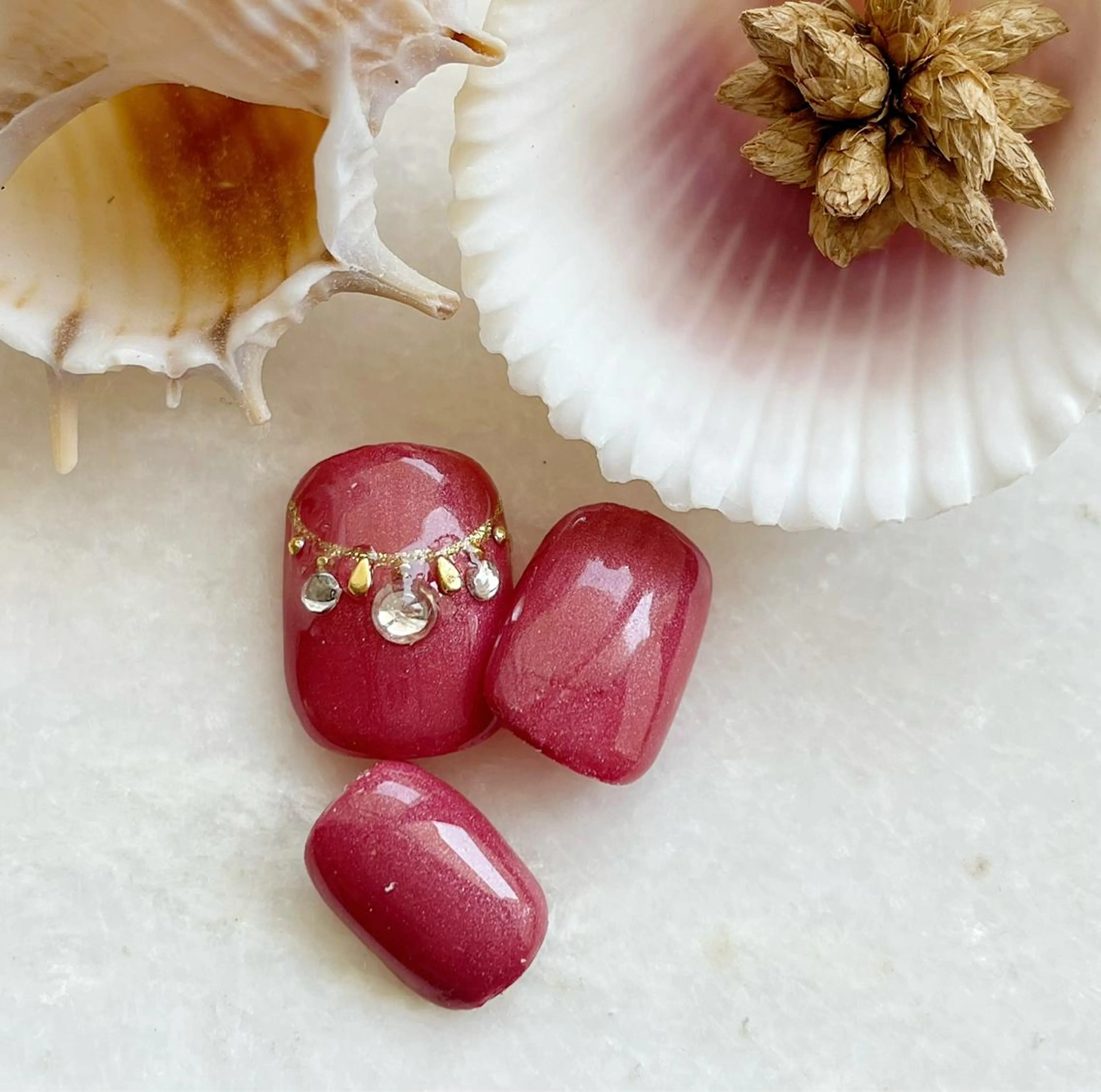 ネイル フットネイル ジェルネイル パラジェル ストーンネイル フットネイル Satomi  のネイルデザイン