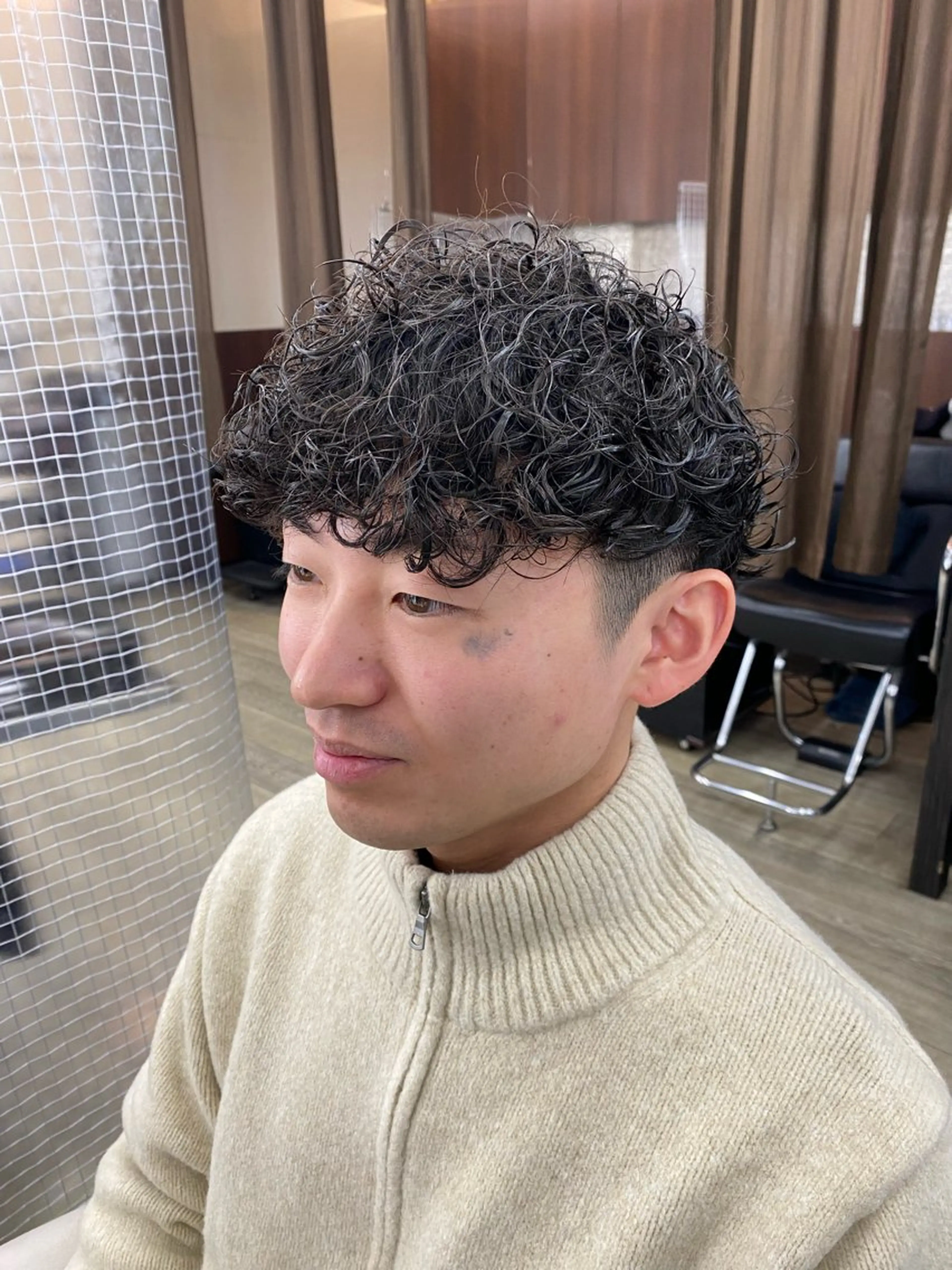 ショート パーマ メンズ メンズパーマ プードルパーマ プードルパーマ カット パーマ 市川 博紀 店長のヘアスタイル