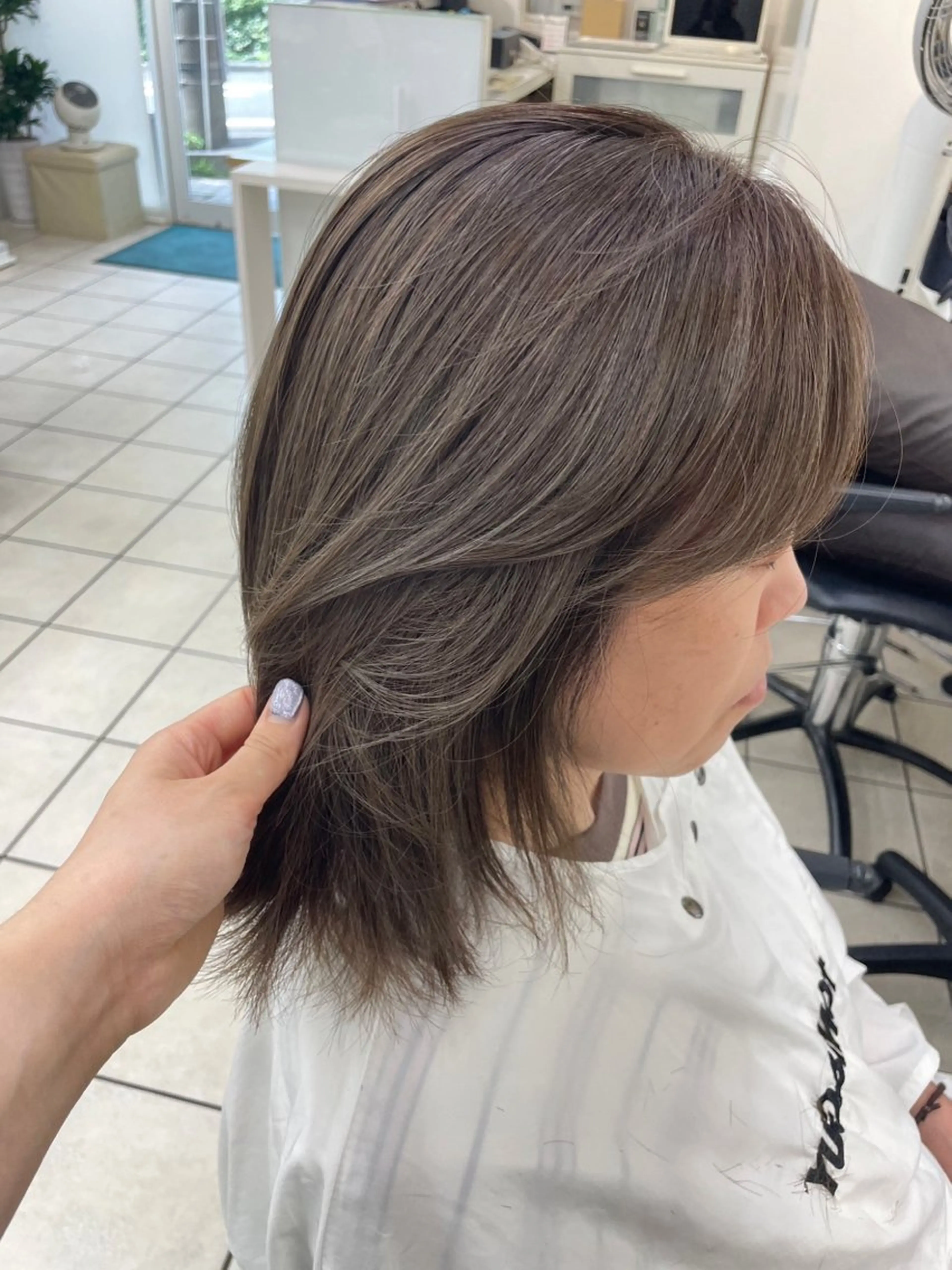 ミディアム 星野 菜月のヘアスタイル