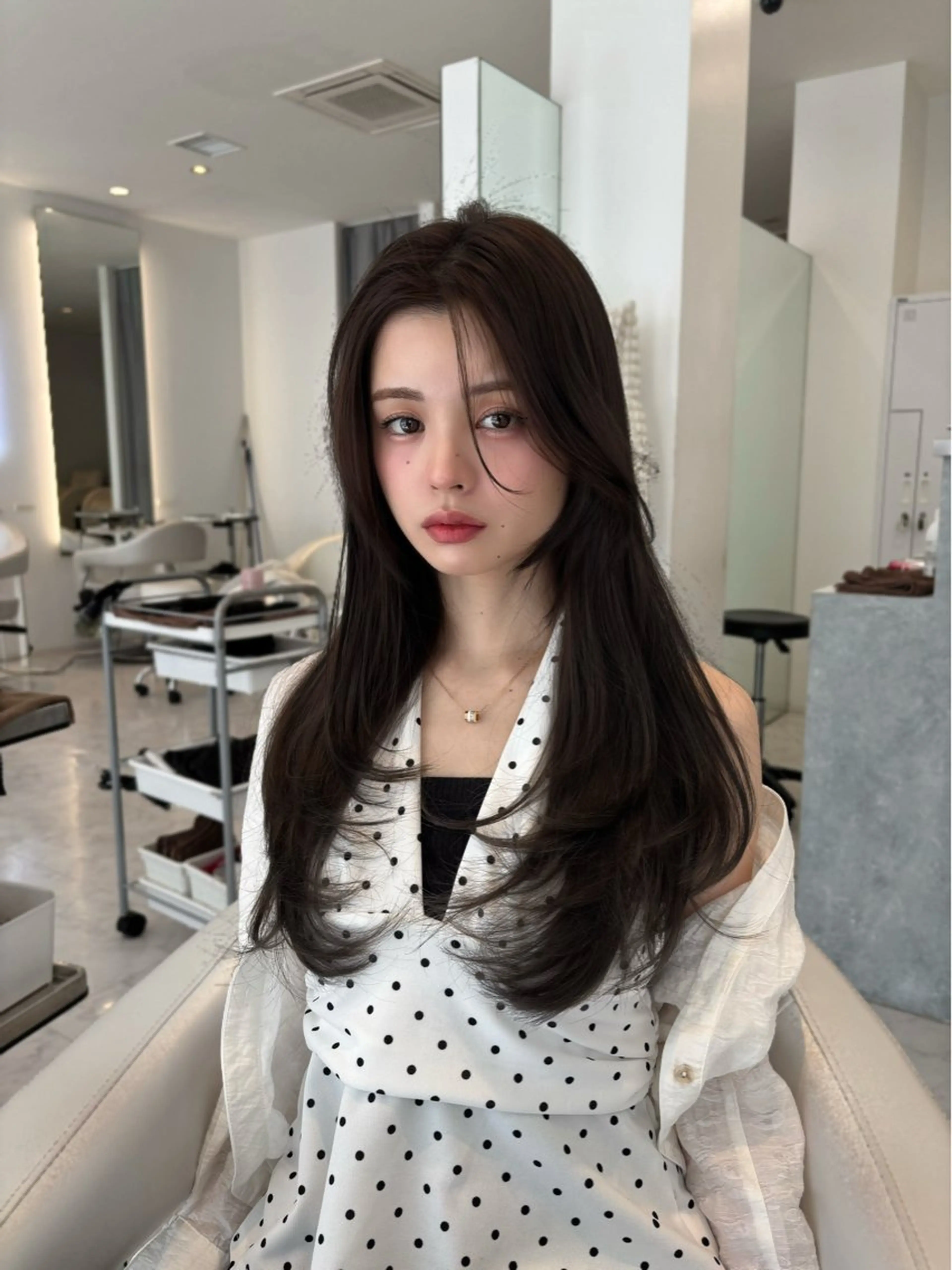 ロング カラー ブラウンカラー オリーブブラウン レイヤーカット カット ヘアカラー トリートメント レイヤーカット🎀 kanaのヘアスタイル