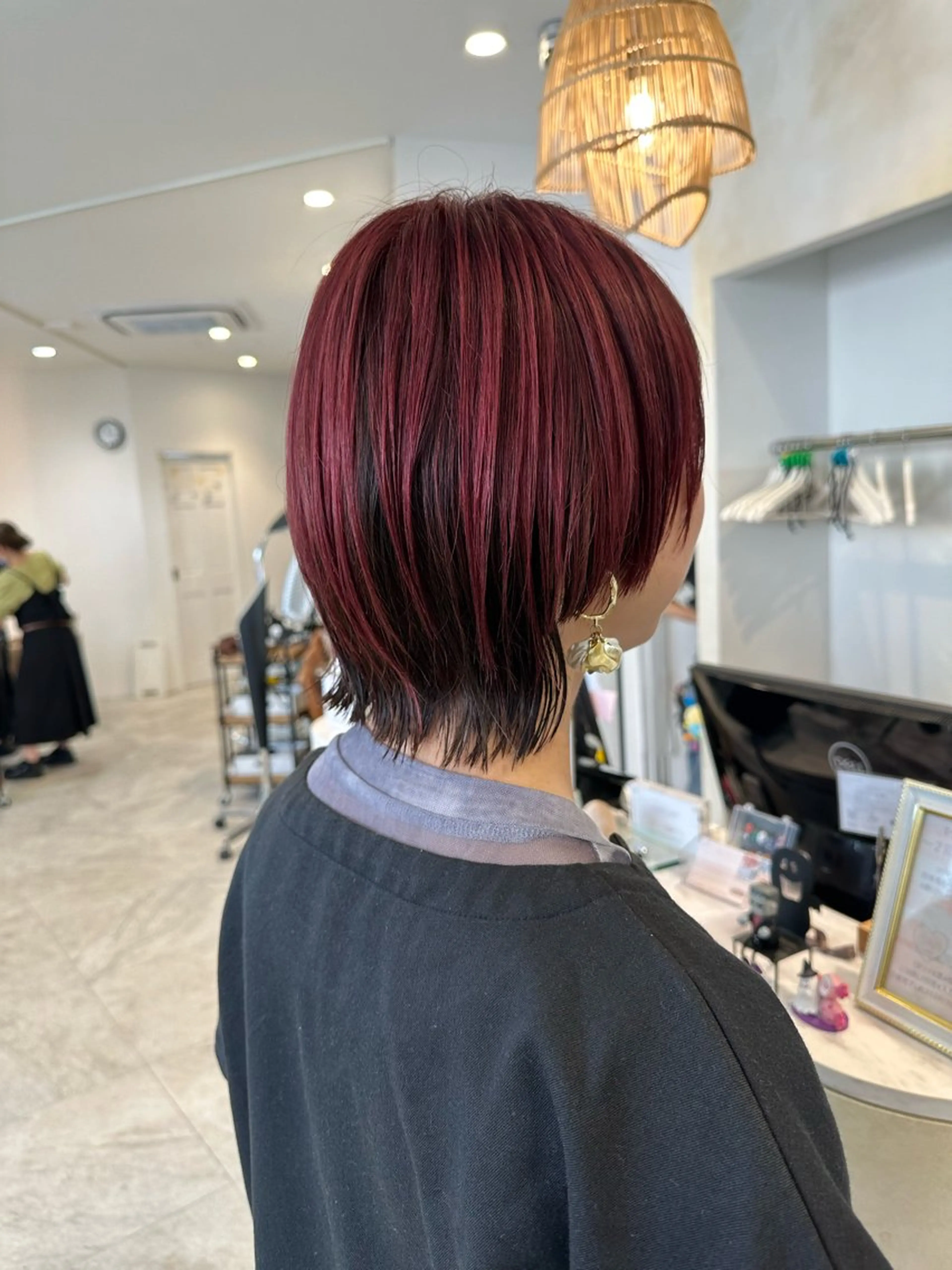 ミディアム カラー ピンクカラー レッドカラー ニシカワ ユズミのヘアスタイル
