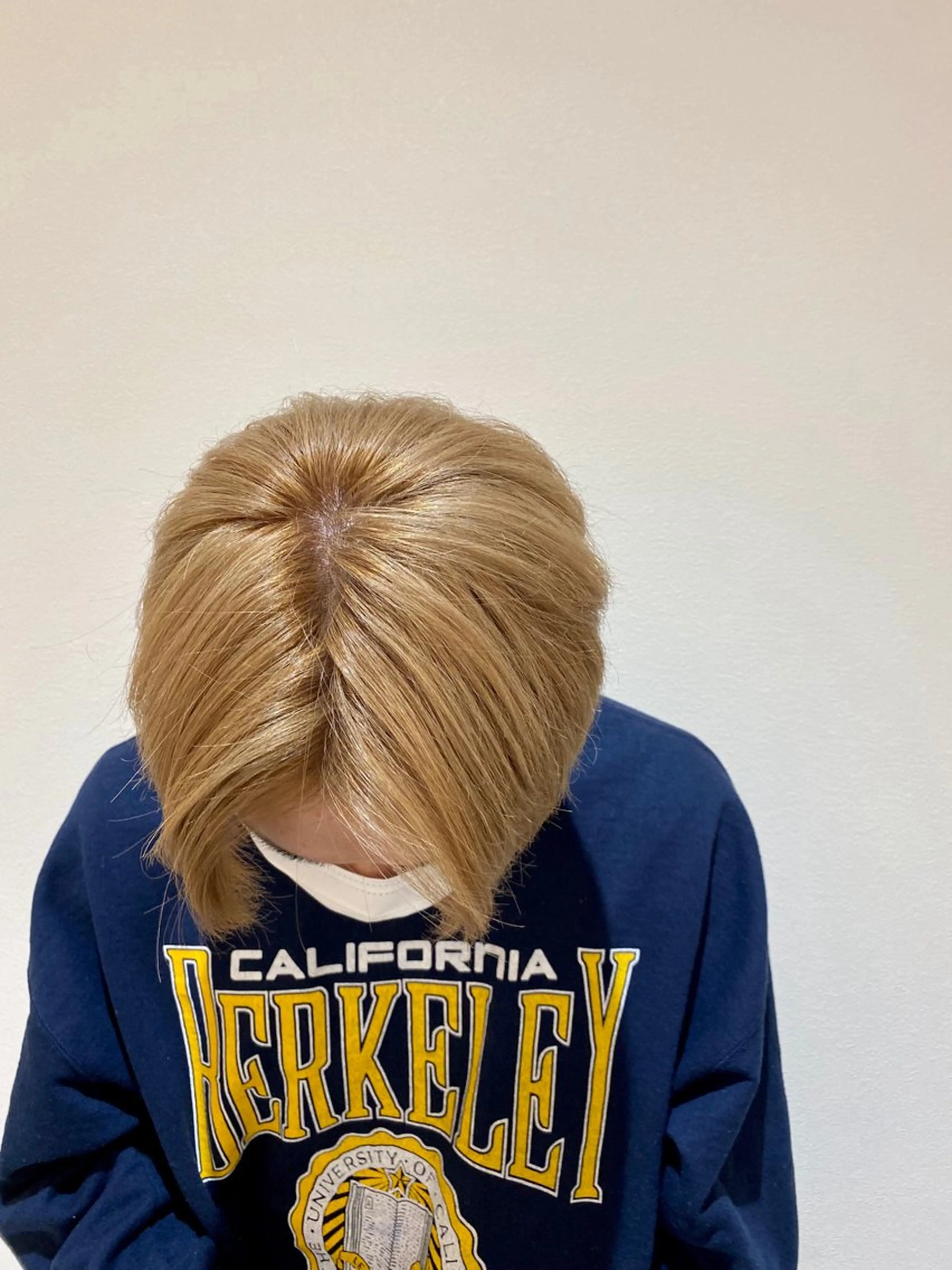 ショート カラー メンズ メンズブリーチ ベージュカラー ブリーチ ミルクティーベージュ ヘアカラー トリートメント Nanaha /レイヤーカットのヘアスタイル