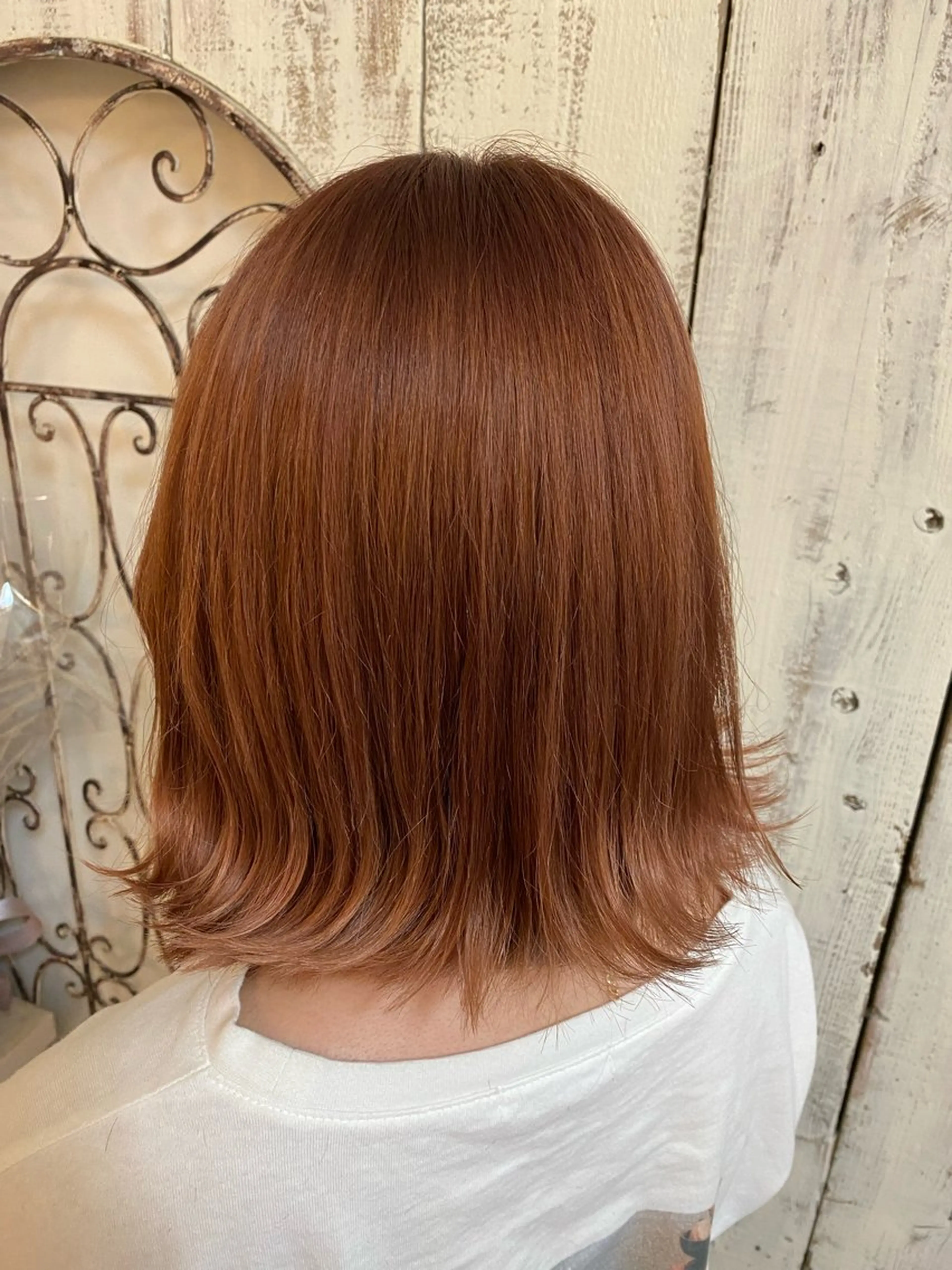 ミディアム 足立 穂乃果のヘアスタイル
