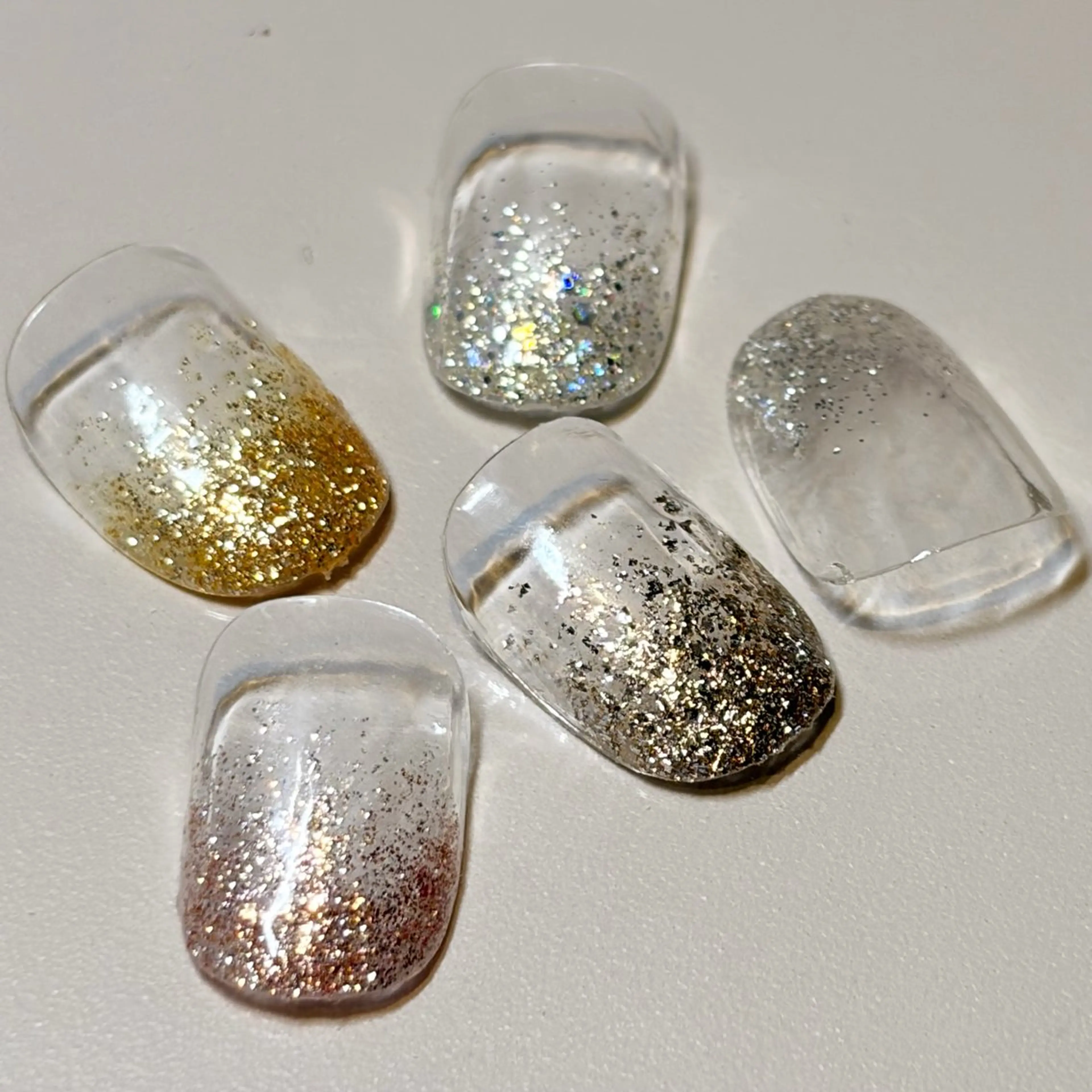 ネイル グラデーション ラメ(グリッター) ラメグラデーション io nail / moeのネイルデザイン