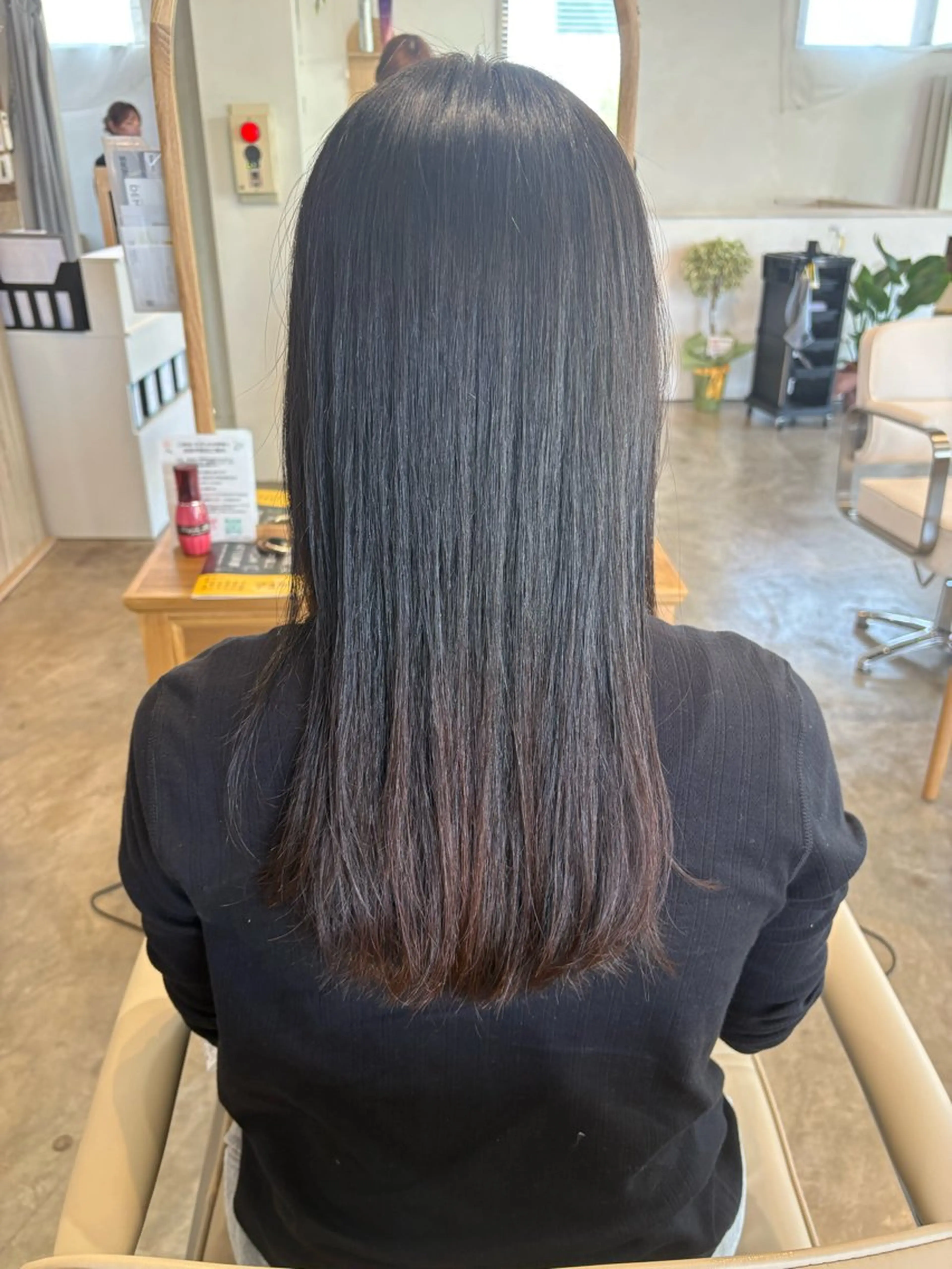 ロング 縮毛矯正 五津 沙理衣のヘアスタイル
