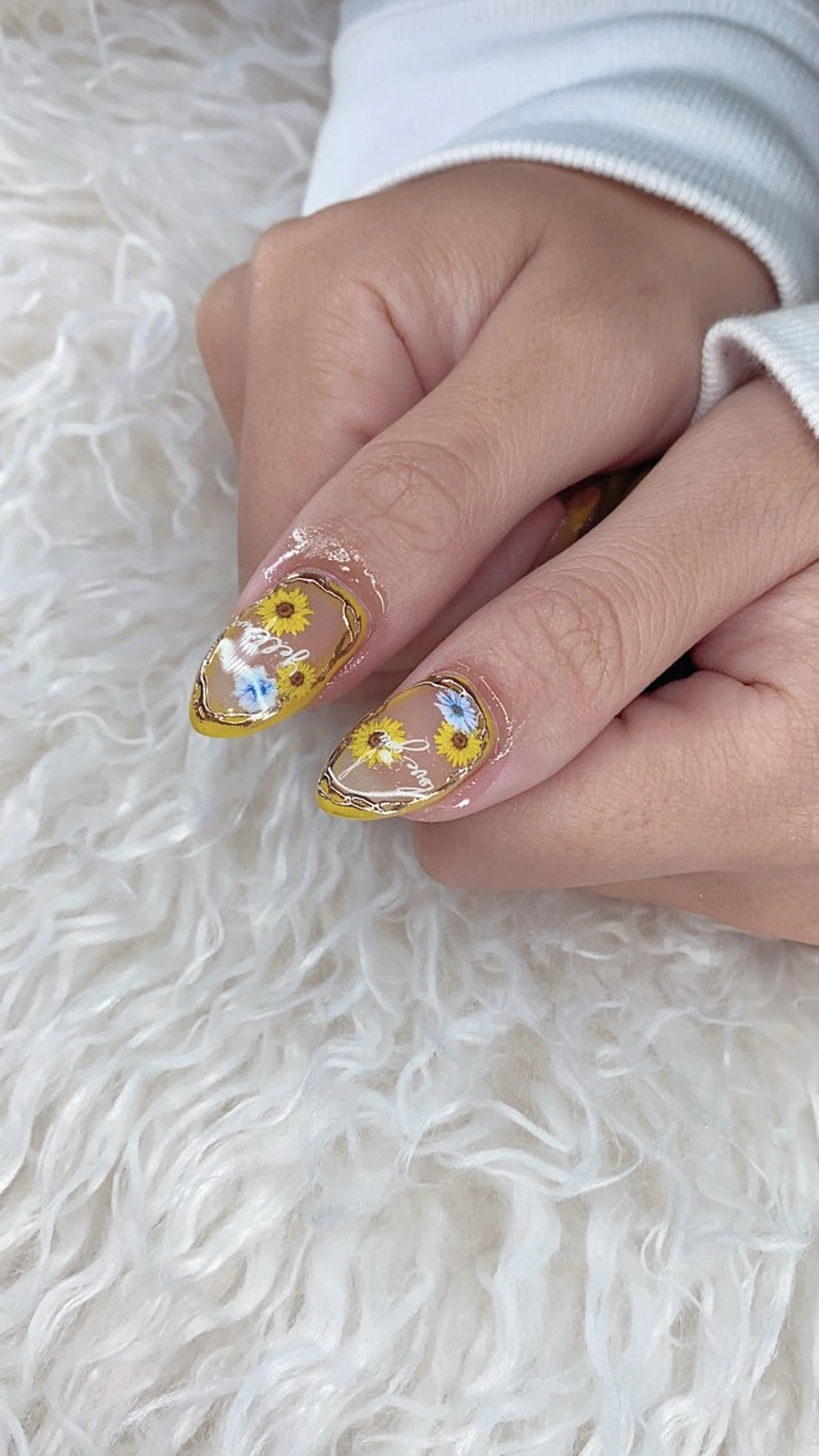 ネイル ハンドネイル n o q r m. n a c h iのネイルデザイン