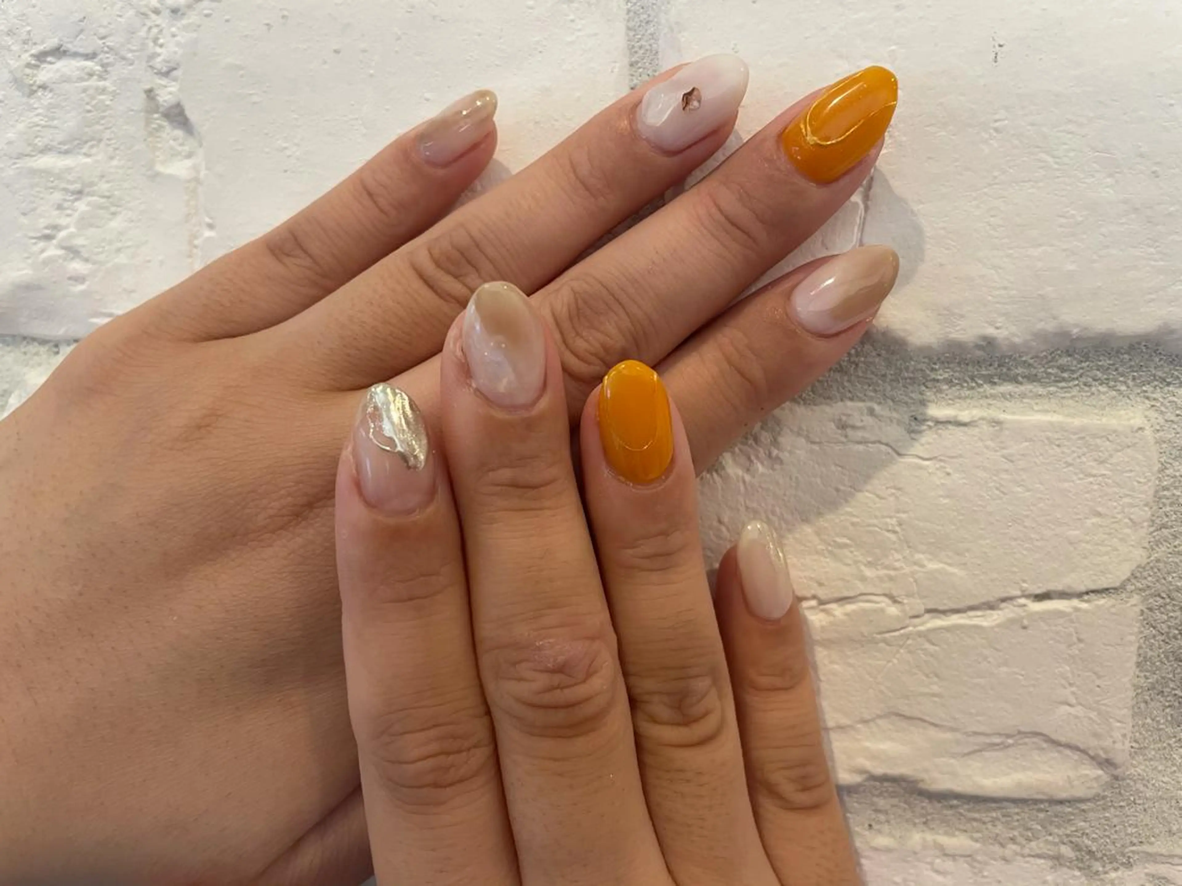 ミディアム ネイル ニュアンスネイル ハンドネイル ハンドケア 大田 美笛香のネイルデザイン