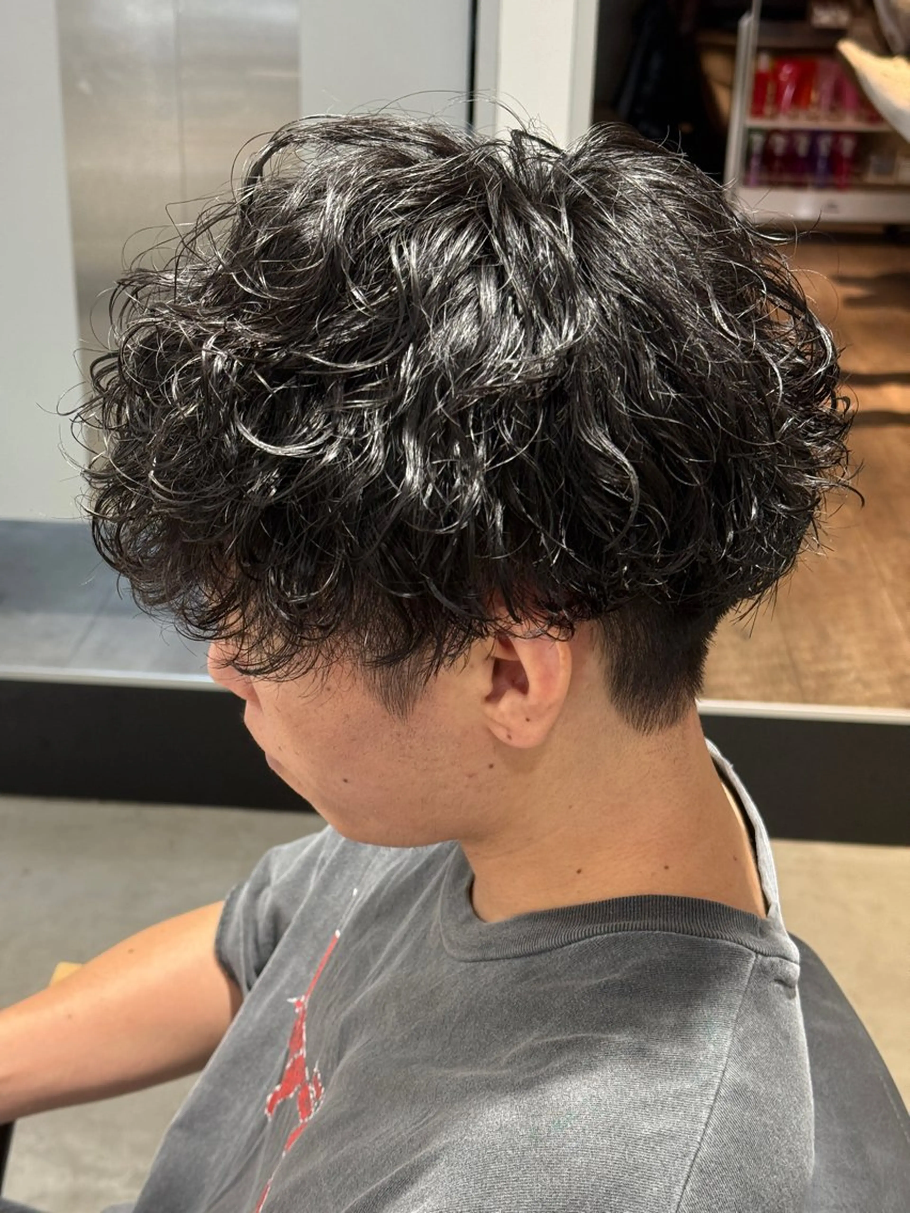 ミディアム パーマ メンズ ミディアムパーマ メンズパーマ ツイストスパイラルパーマ 波巻きパーマ スパイラルパーマ カット パーマ メンズカットパーマ ✂️ JOYAのヘアスタイル